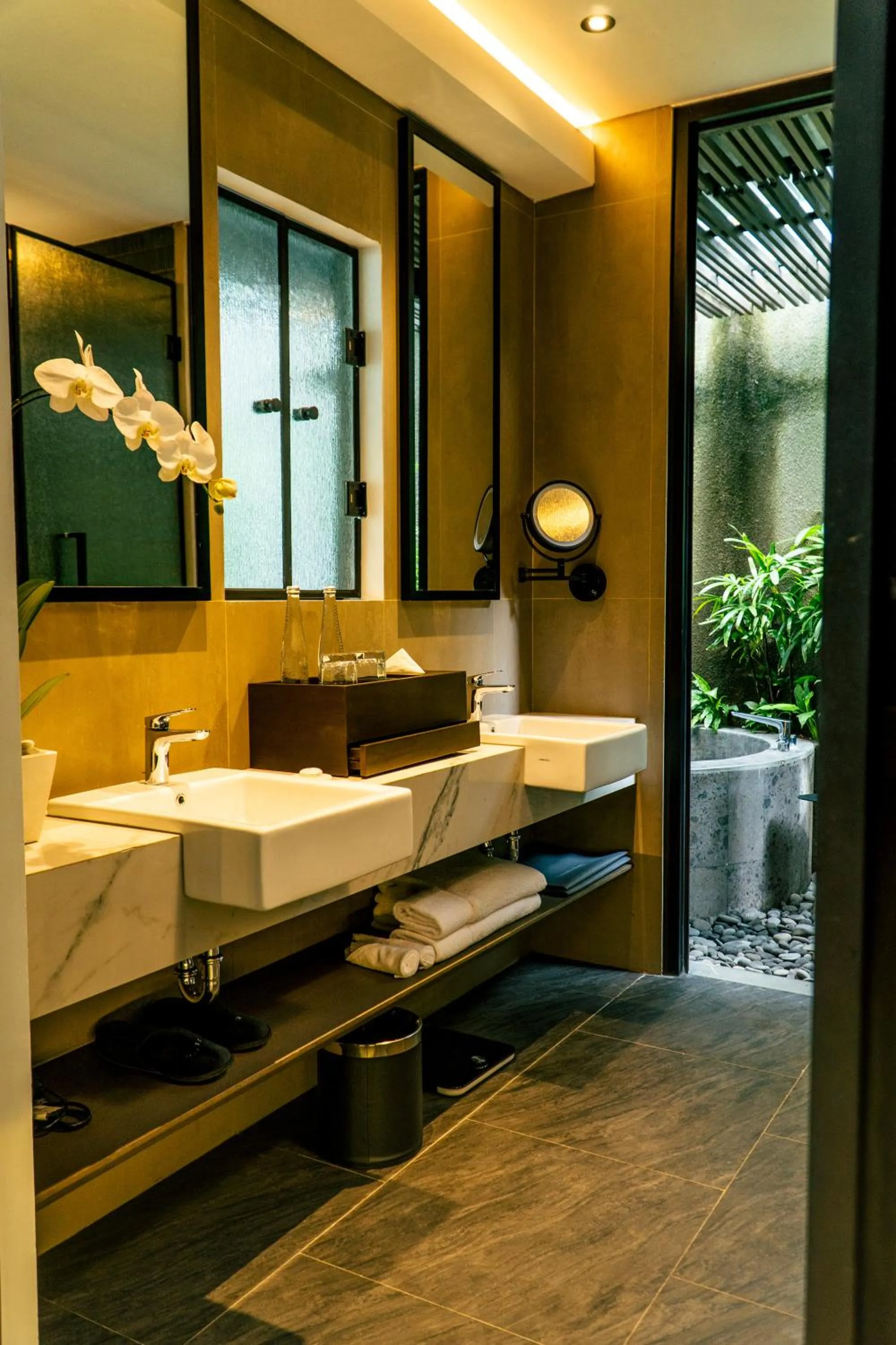 Bathroom in Quenzo Beach Resort