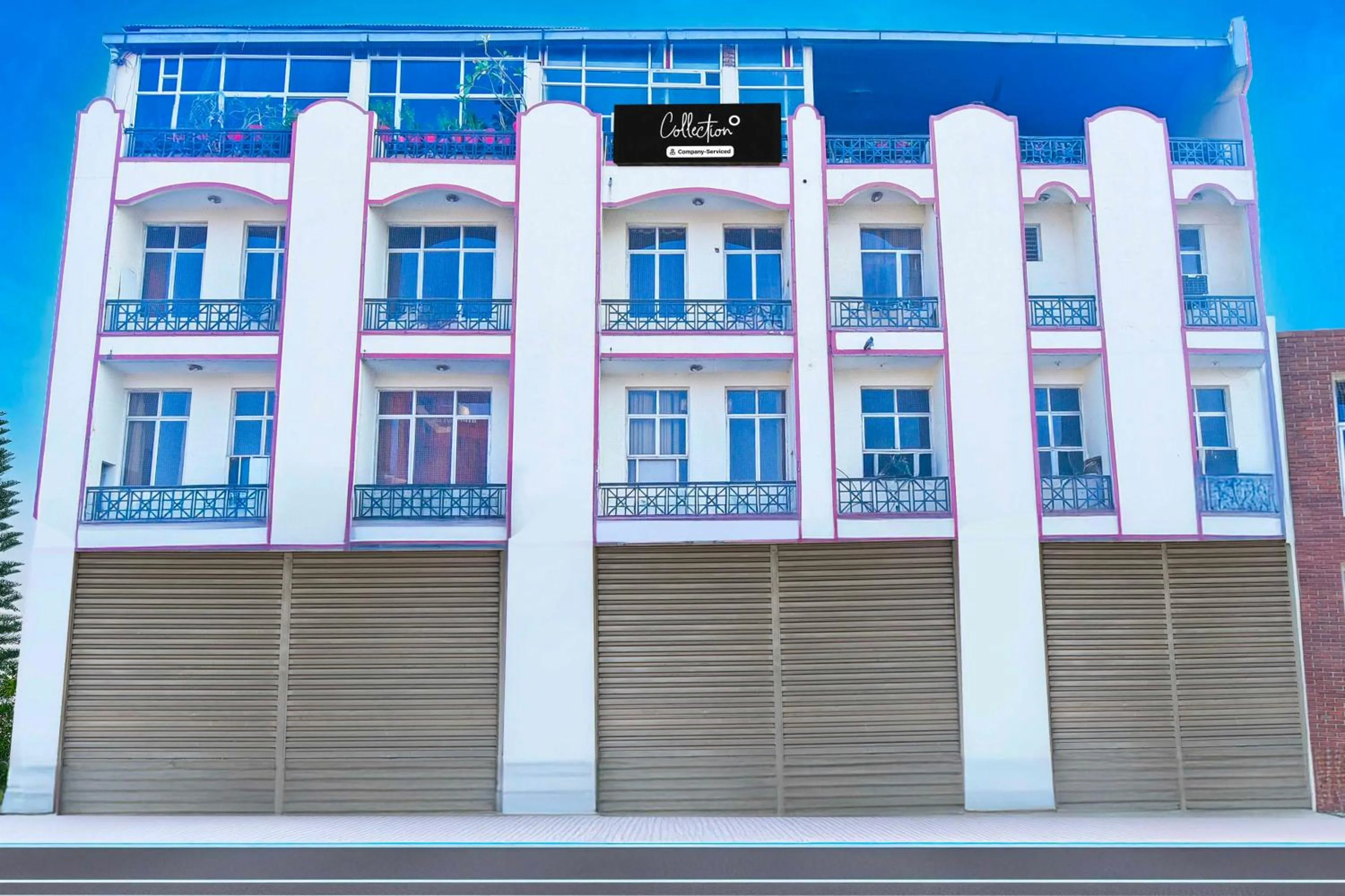 Property building in Hotel O Hathroi Market Near Dhuleshwar Garden