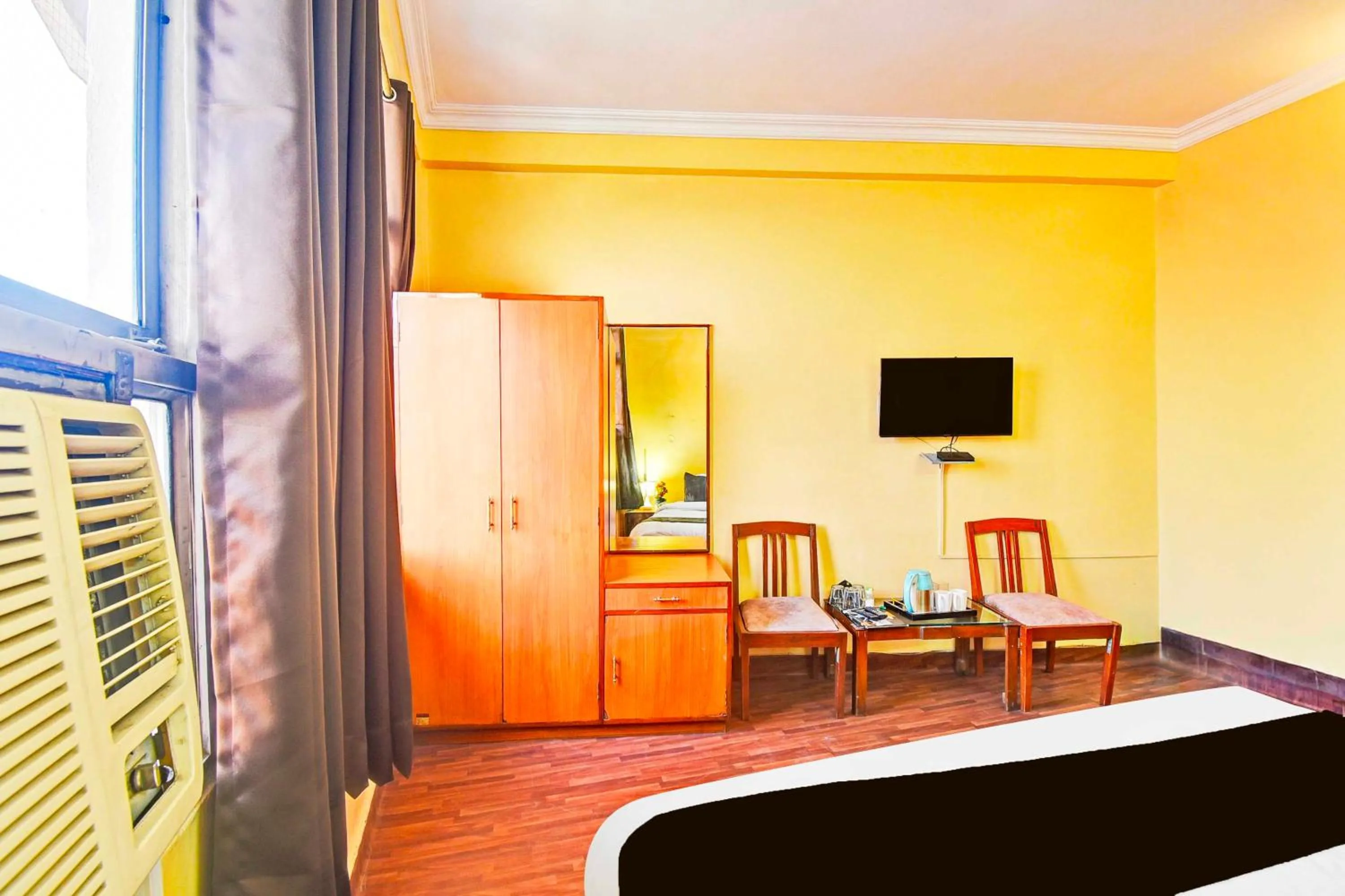 Bedroom, Bed in Hotel O Hathroi Market Near Dhuleshwar Garden