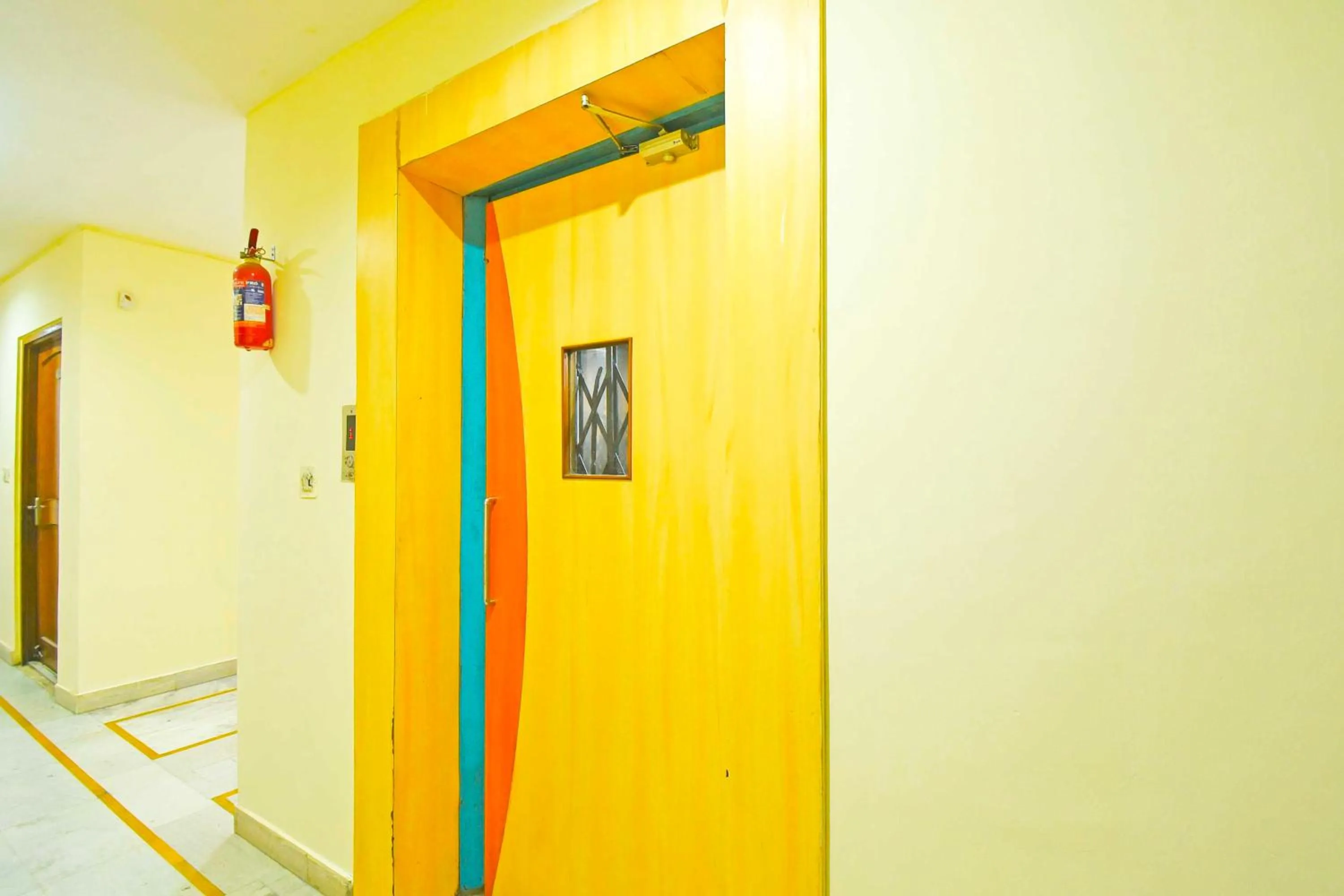 Lobby or reception in Hotel O Hathroi Market Near Dhuleshwar Garden