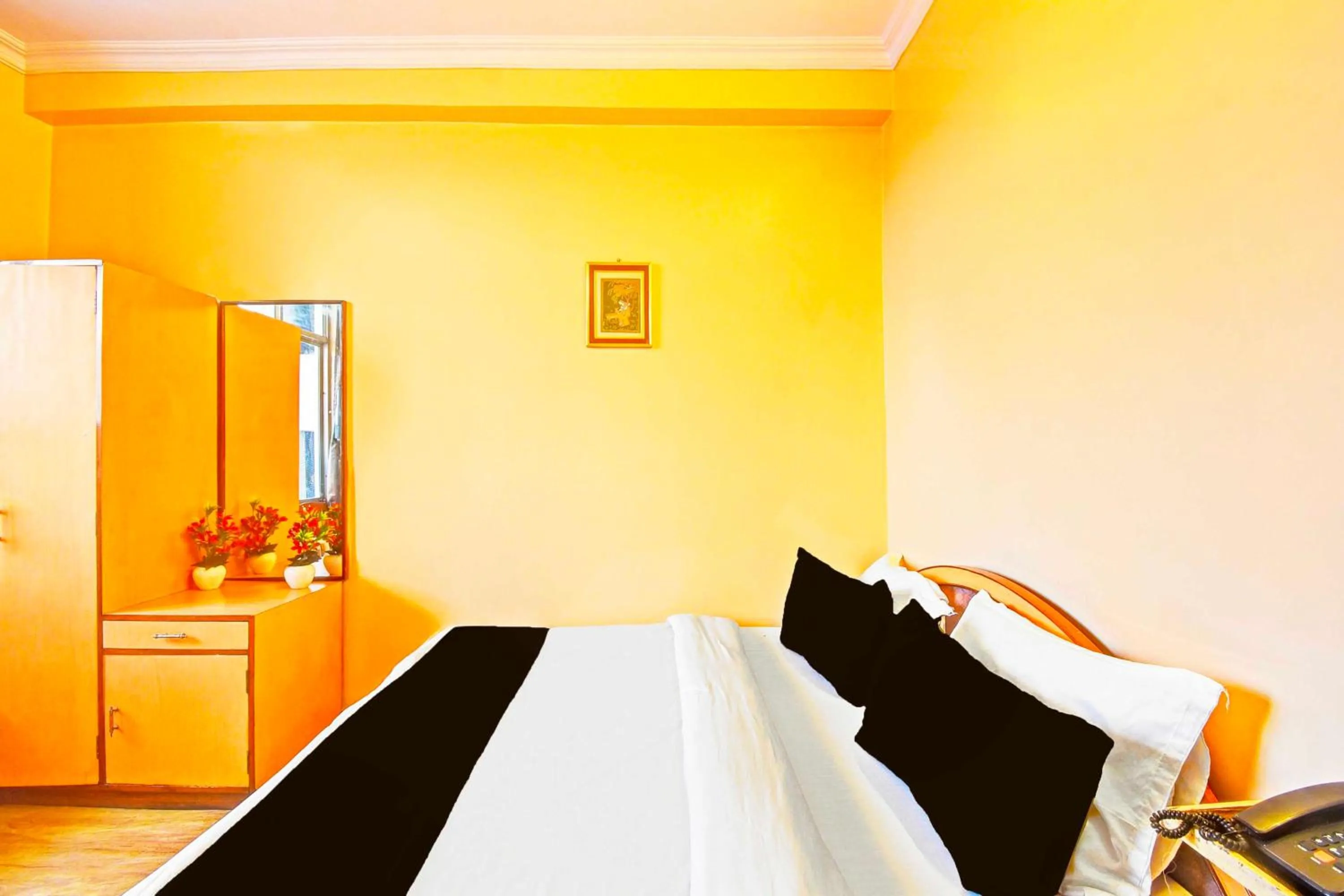 Bathroom, Bed in Hotel O Hathroi Market Near Dhuleshwar Garden