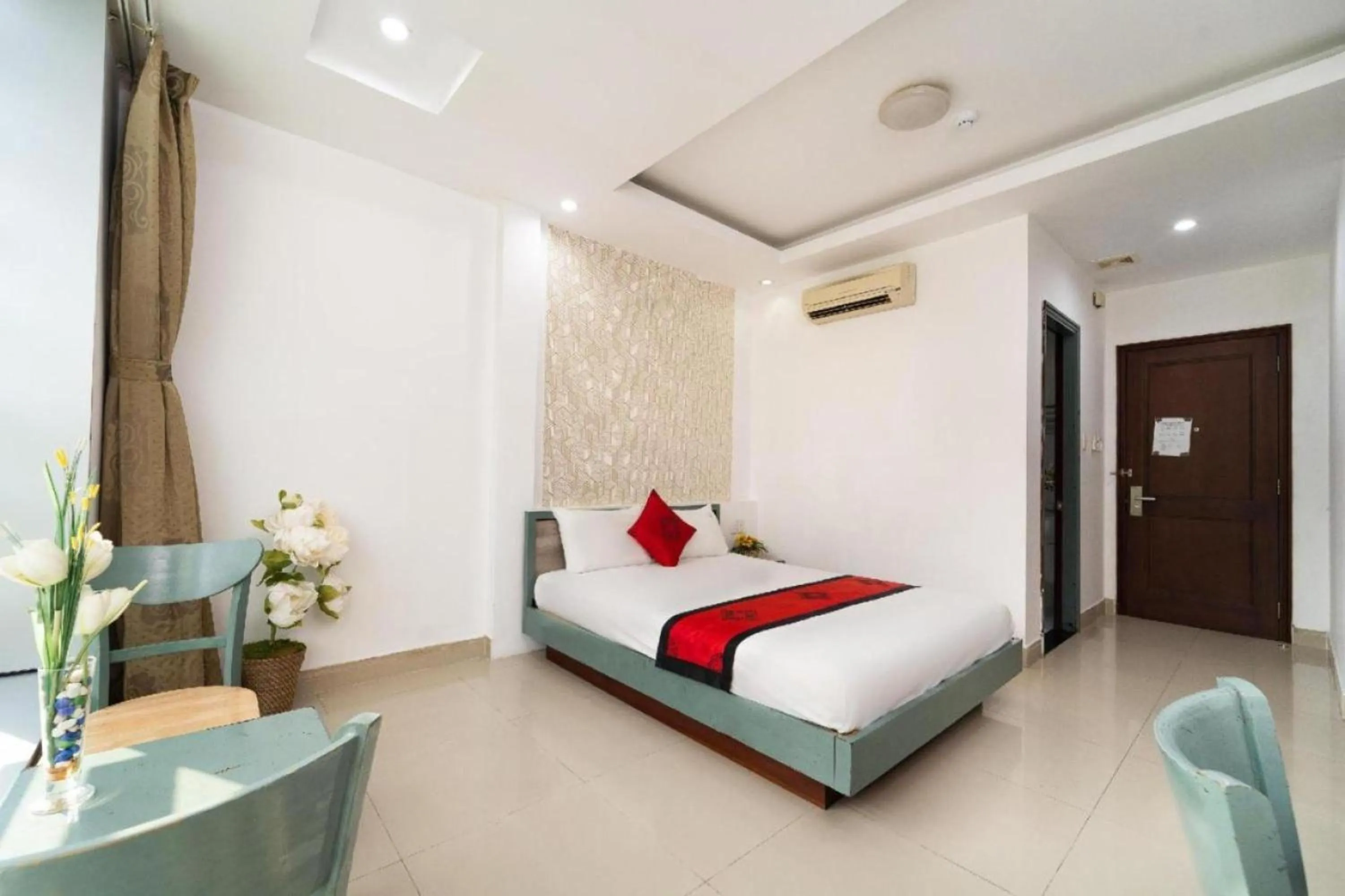 Bed in Dancenter O Cozy 5 Hotel Near SECC