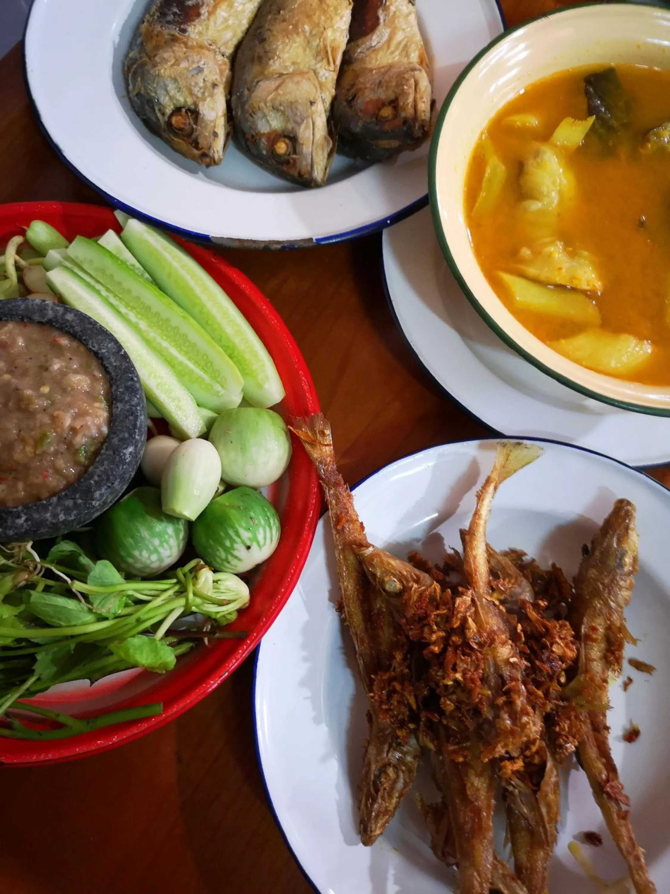 Restaurant/places to eat in Siri Guesthouse @ Surat Thani