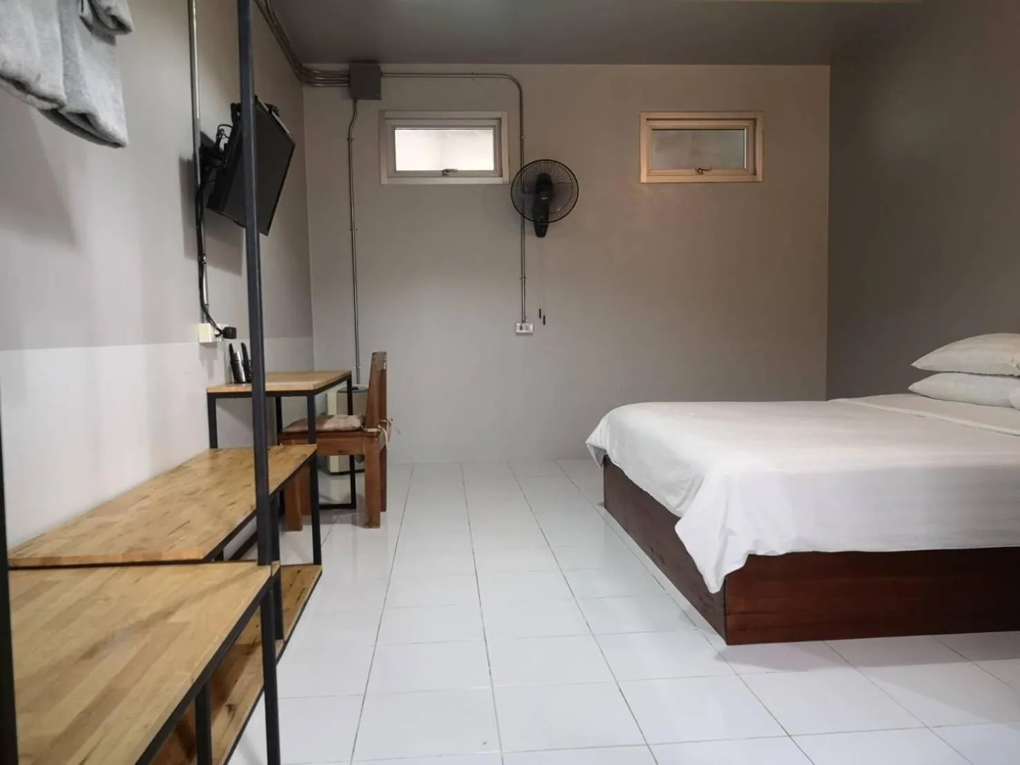 Bedroom, Bed in Siri Guesthouse @ Surat Thani