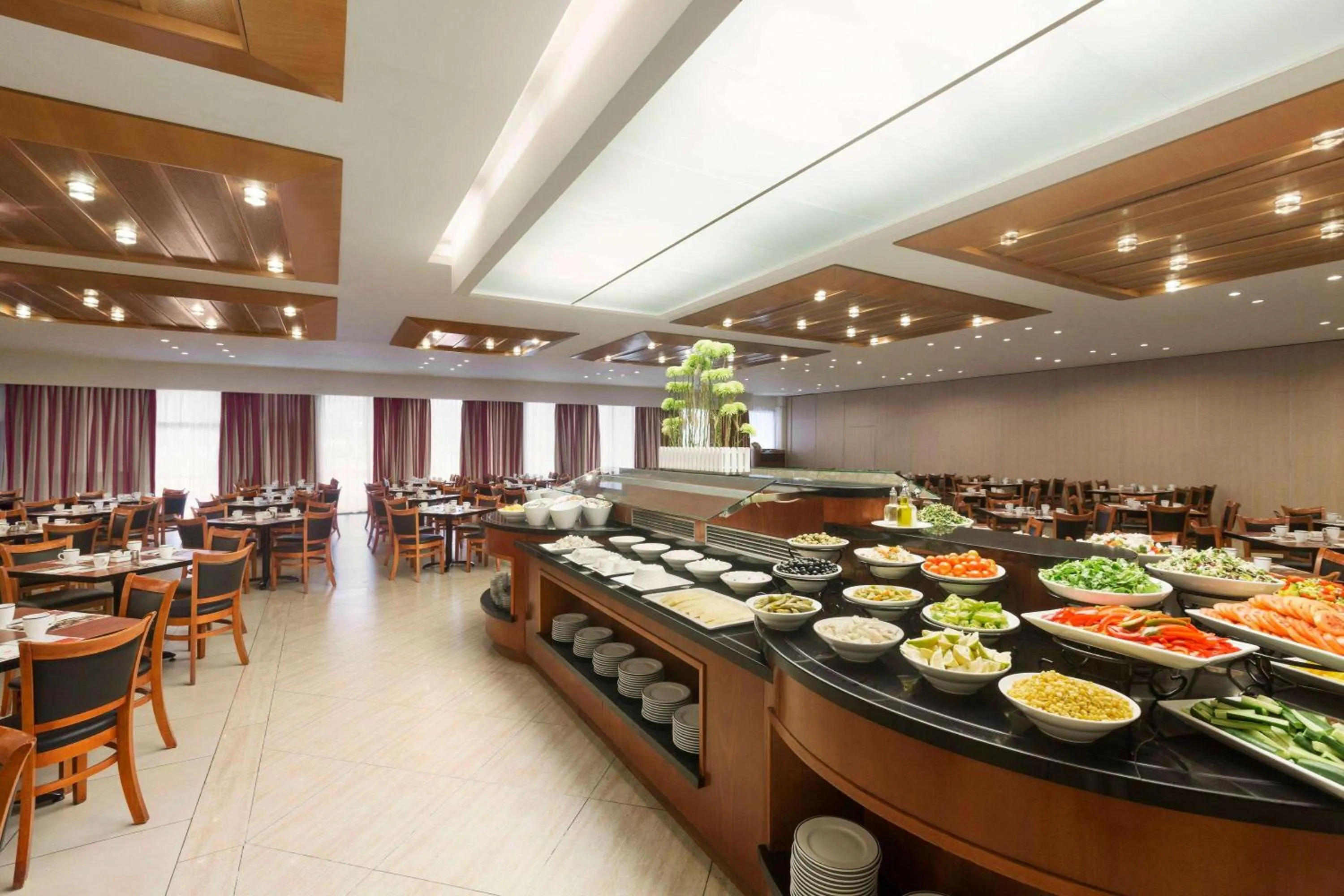 Restaurant/places to eat in Ramada Jerusalem Hotel
