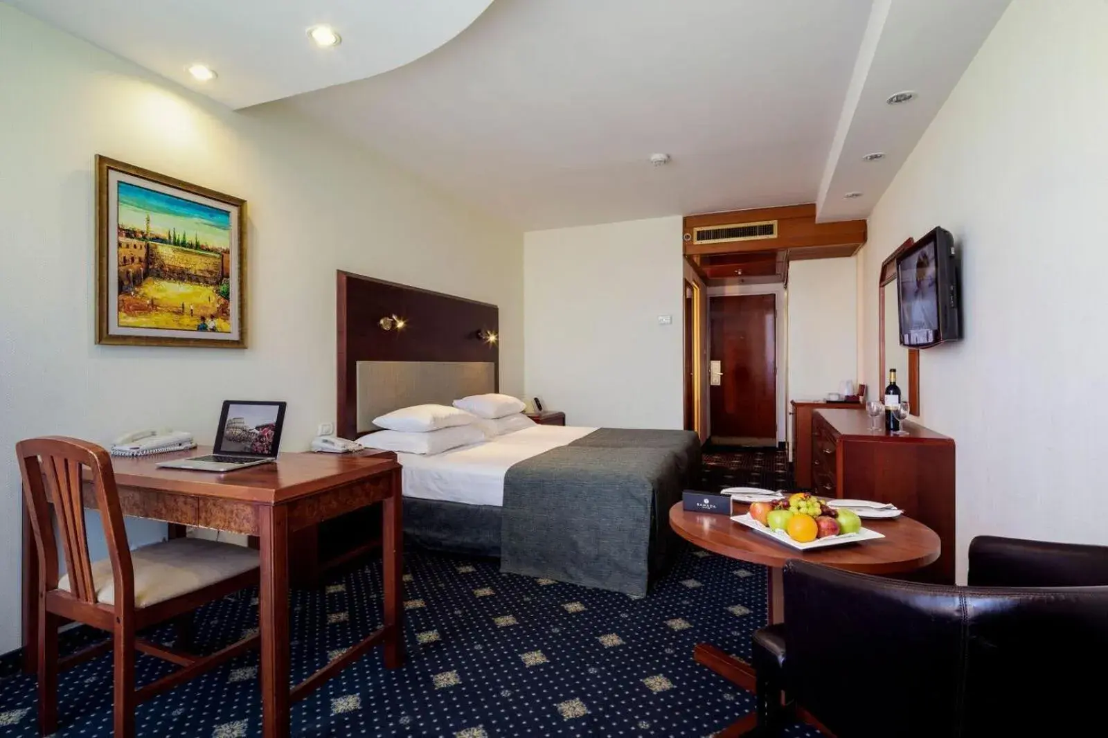 Twin Beds, Deluxe Room, Non-Smoking - single occupancy in Ramada Jerusalem Hotel Twin Beds, Deluxe Room, Non-Smoking - single occupancy in Ramada Jerusalem Hotel