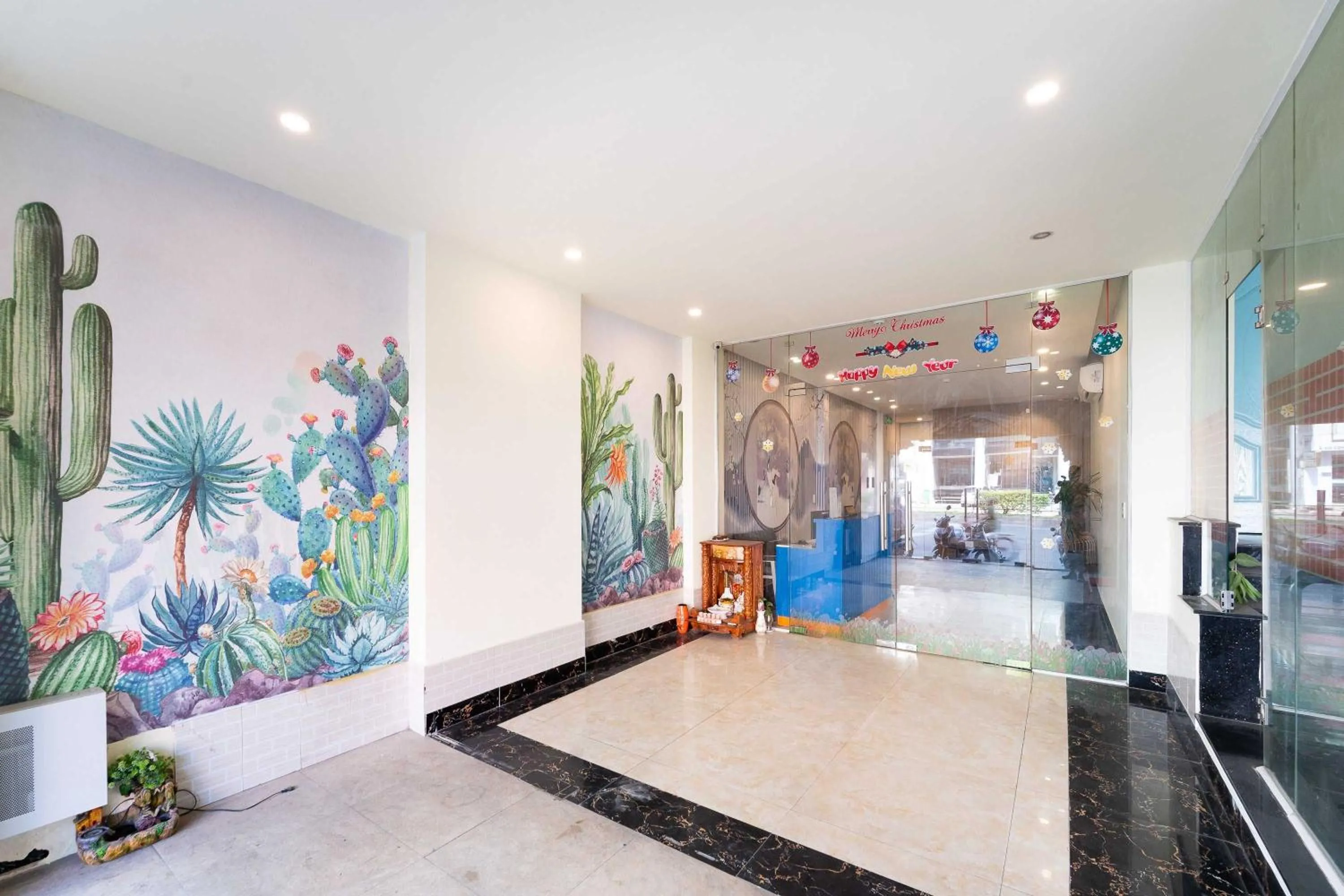 Facade/entrance in Joy Inn Hotel - Near T3 Terminal