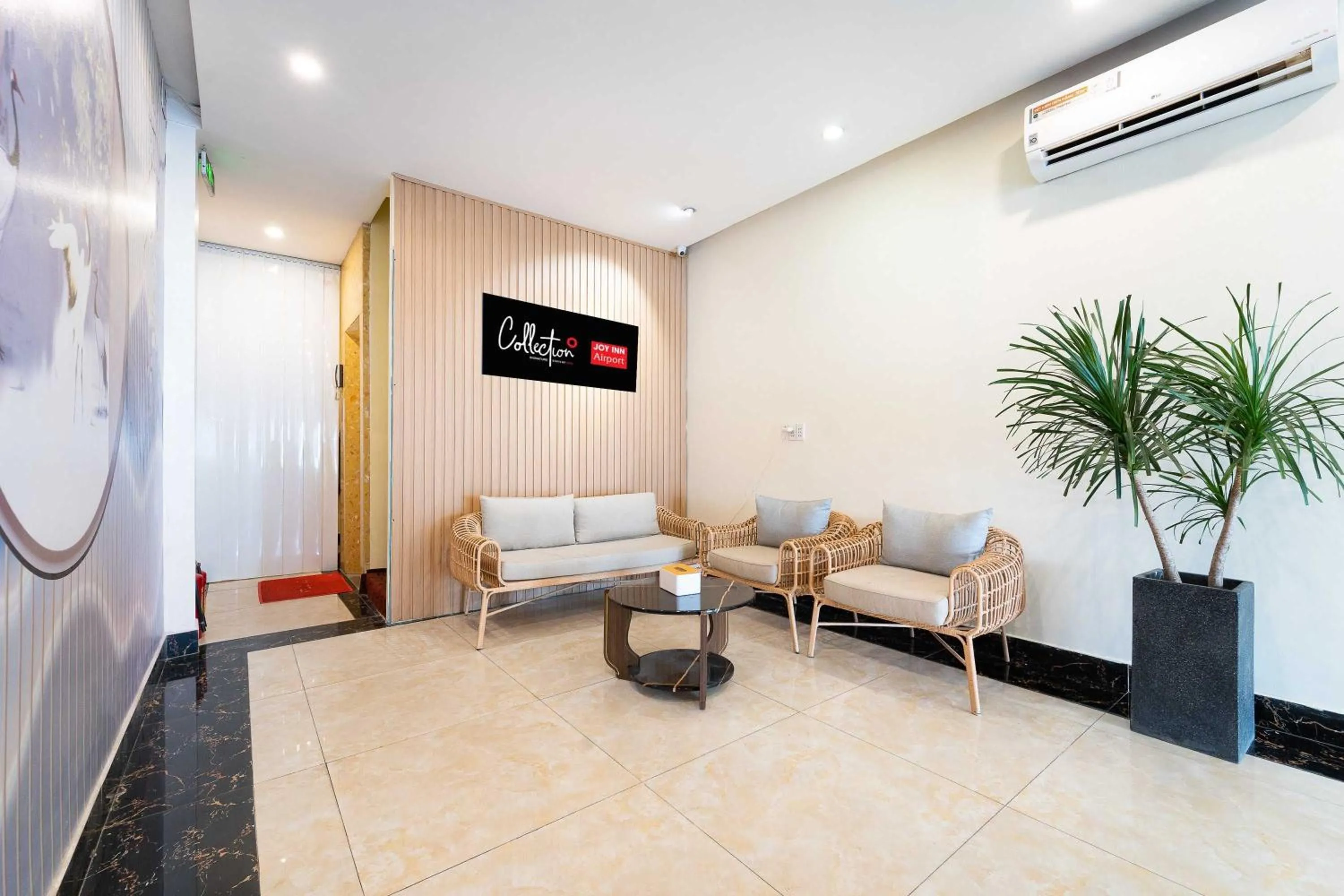 Seating area in Joy Inn Hotel - Near T3 Terminal