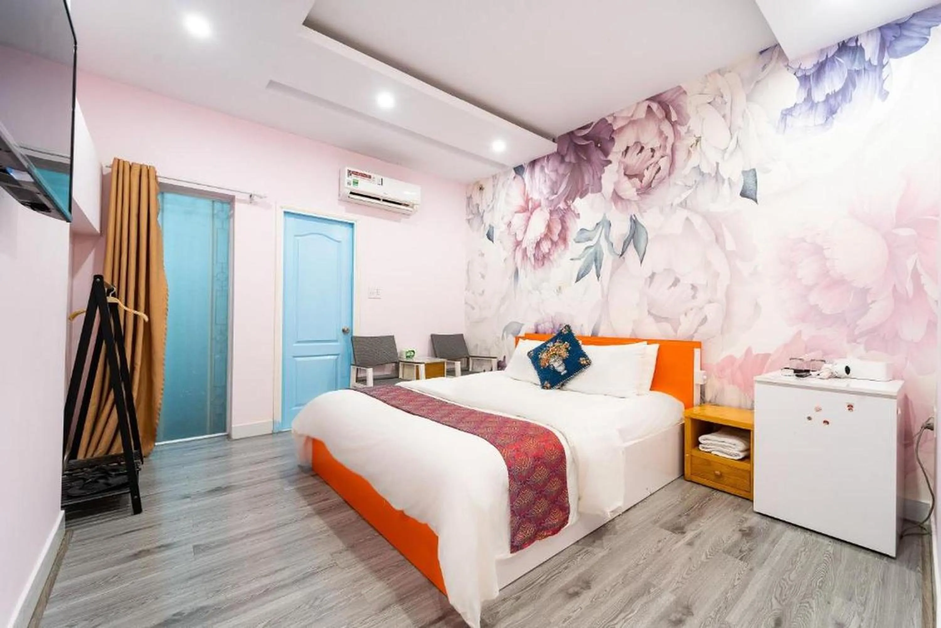 Bed in Joy Inn Hotel - Near T3 Terminal