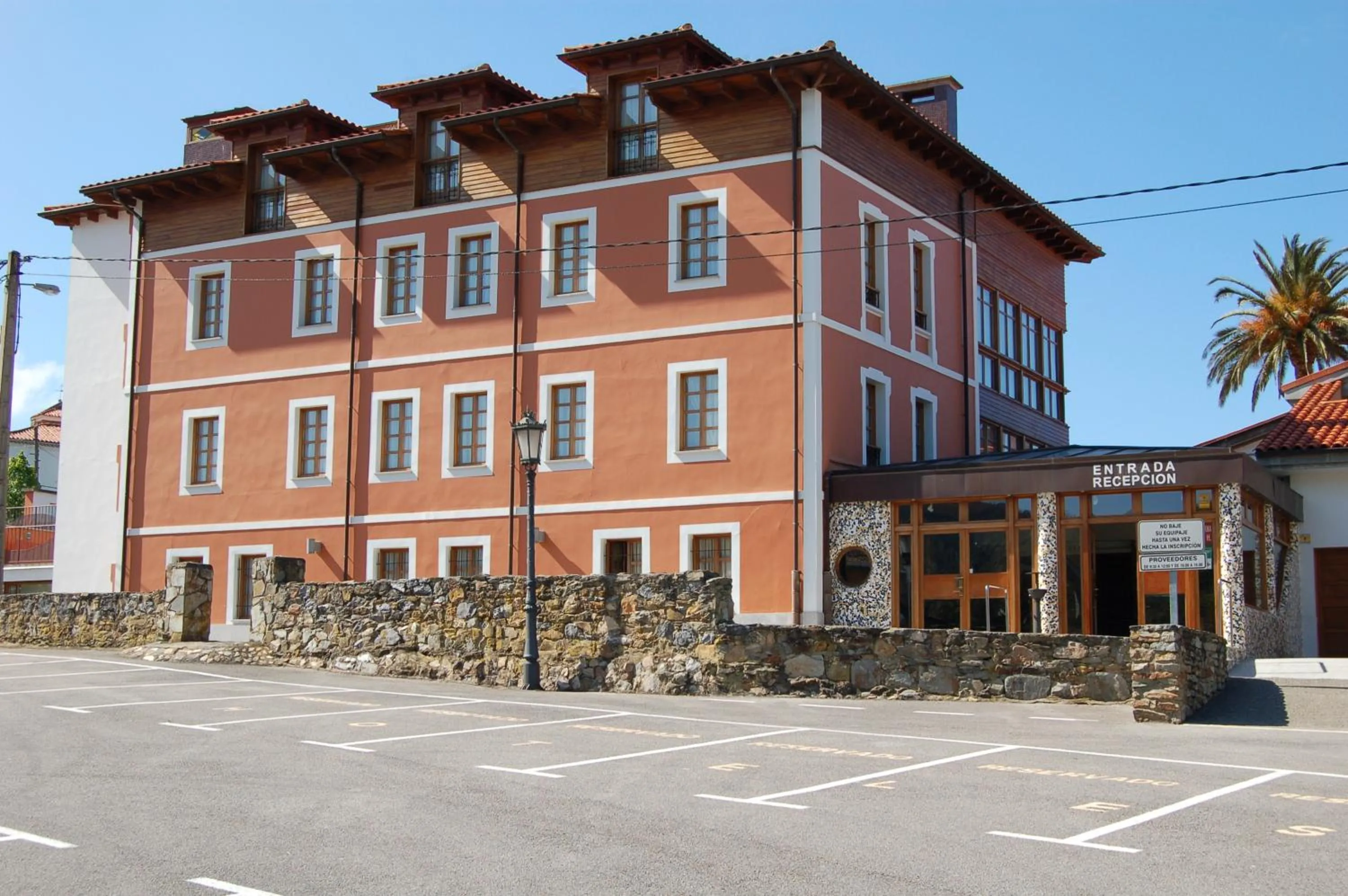 Property building in Hotel La Casona de Lupa