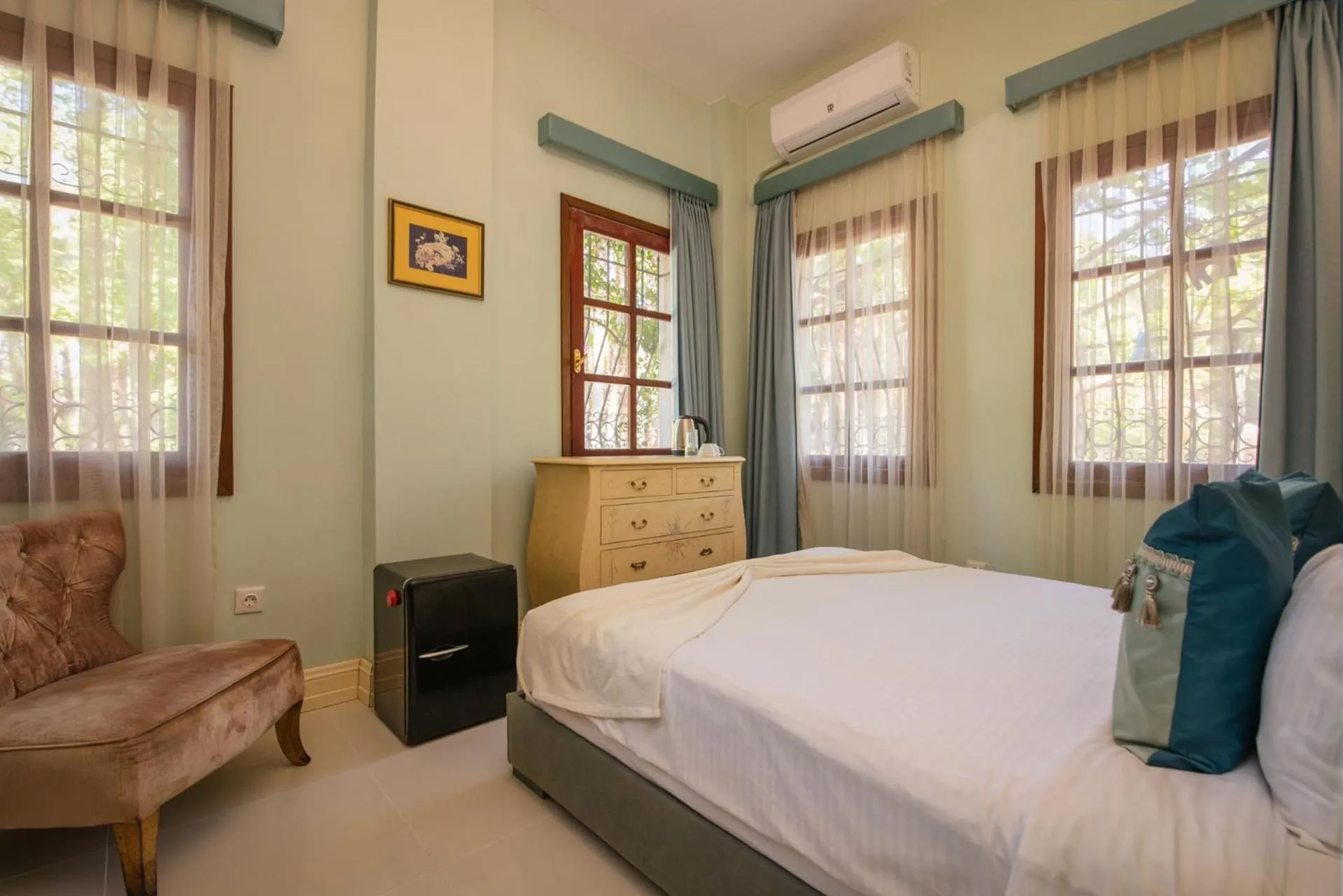 View (from property/room), Bed in Layla Gocek Adults only