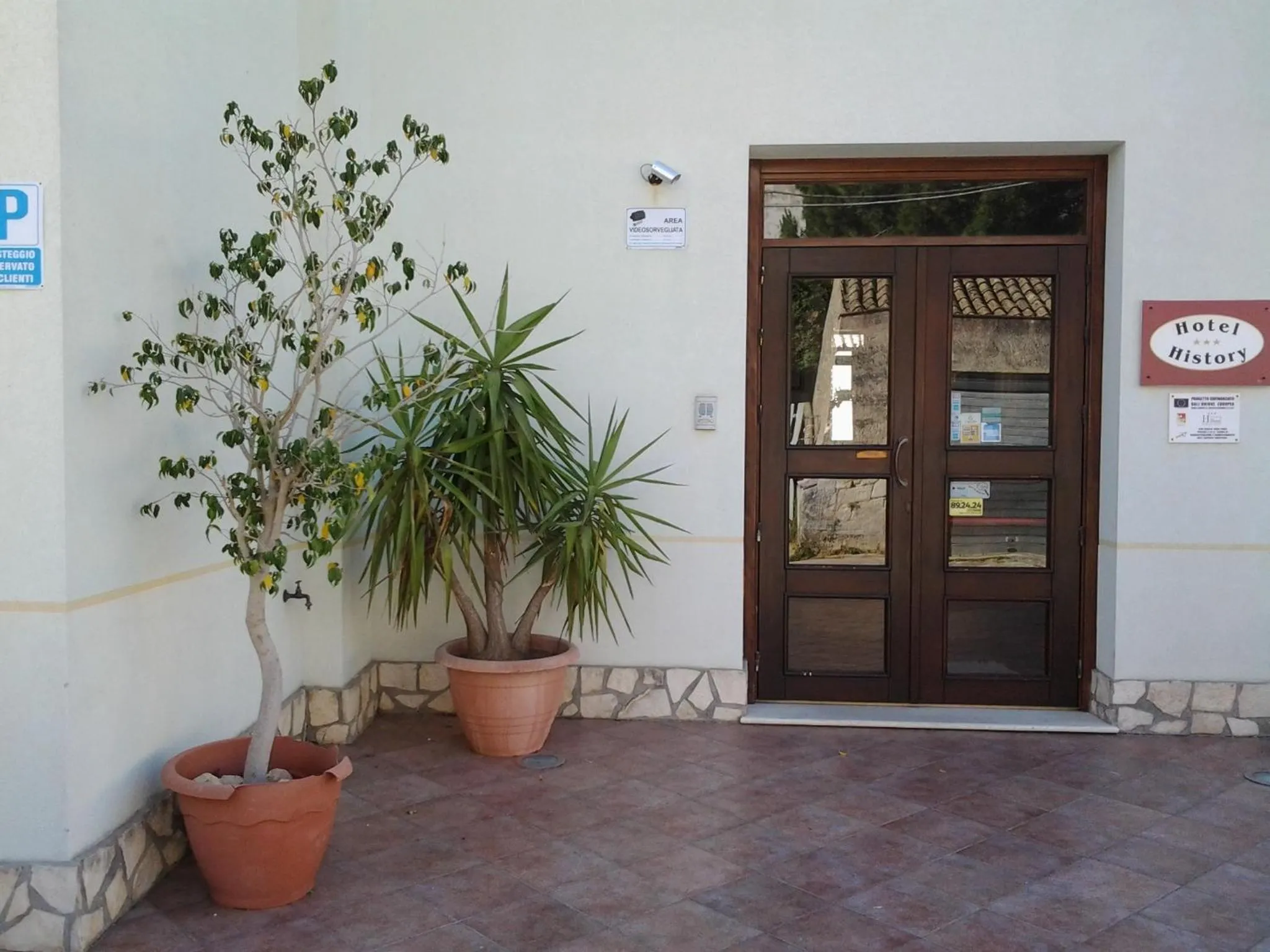 Facade/entrance in History Hotel