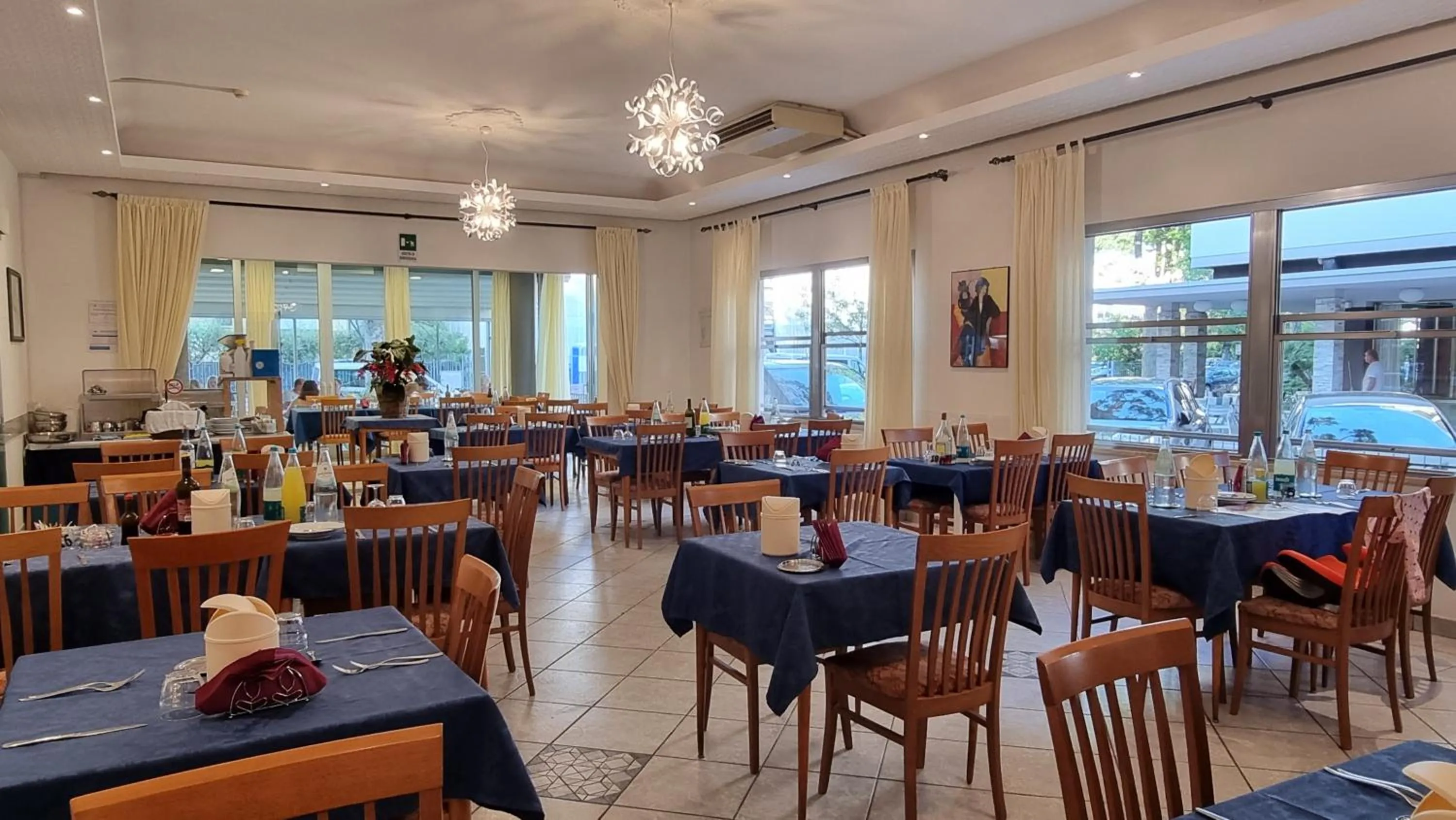 Restaurant/places to eat in Hotel Costanza