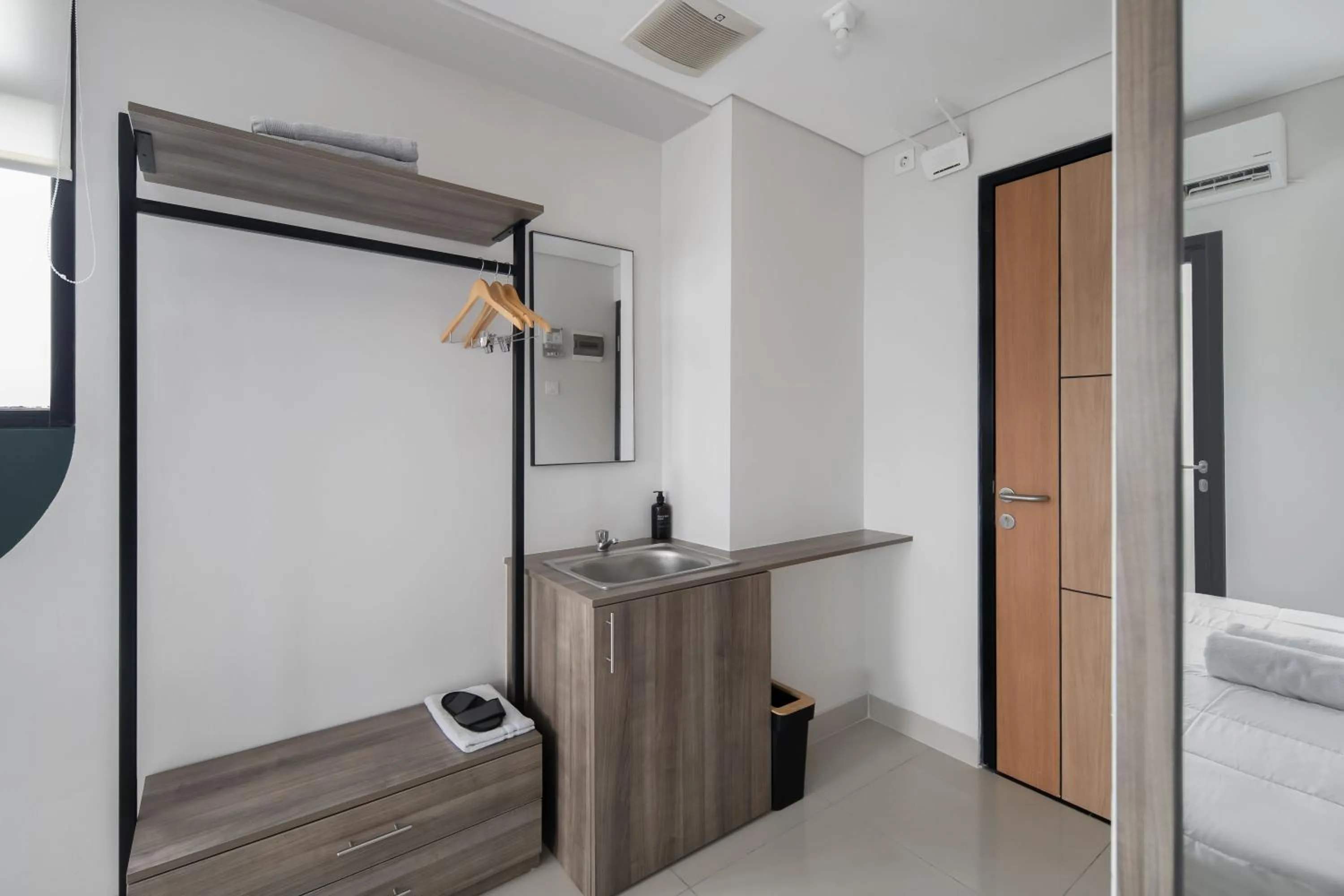 Photo of the whole room, Bed in Cove Aspena Residence