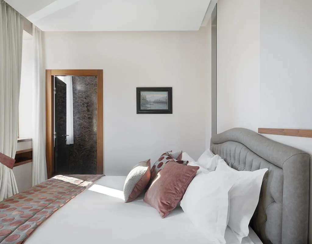 Bed in Villa Lario Resort Mandello