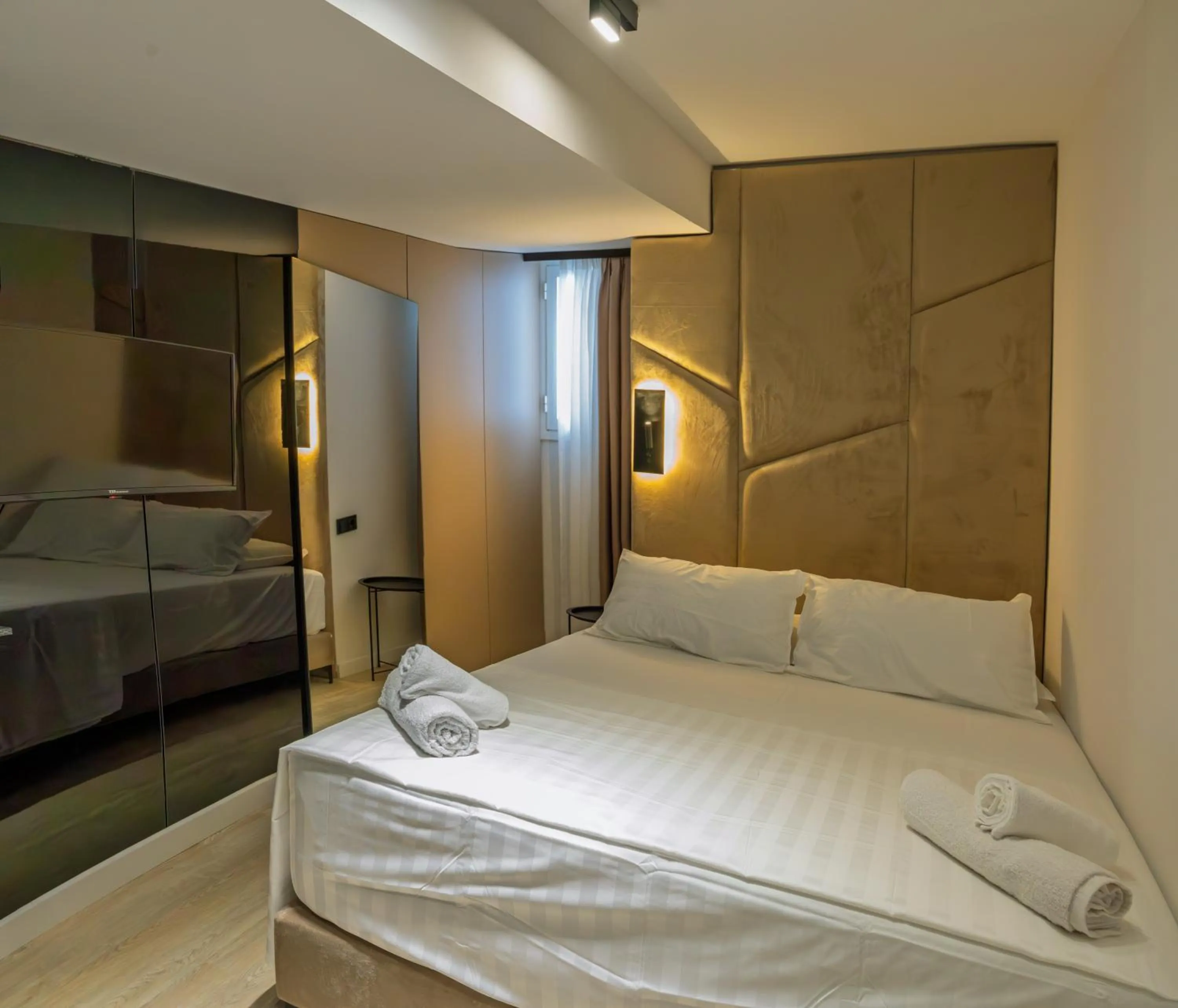 Bedroom, Bed in Hotel Mefolinkel Suits