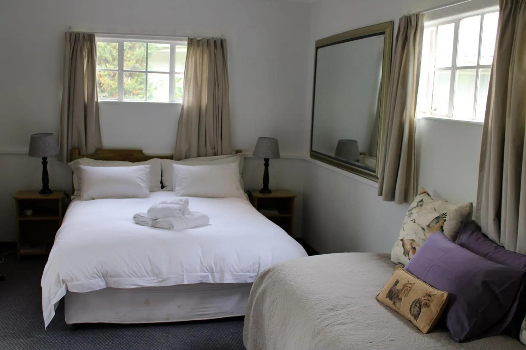 Photo of the whole room, Bed in Rosewood Corner, Clarens