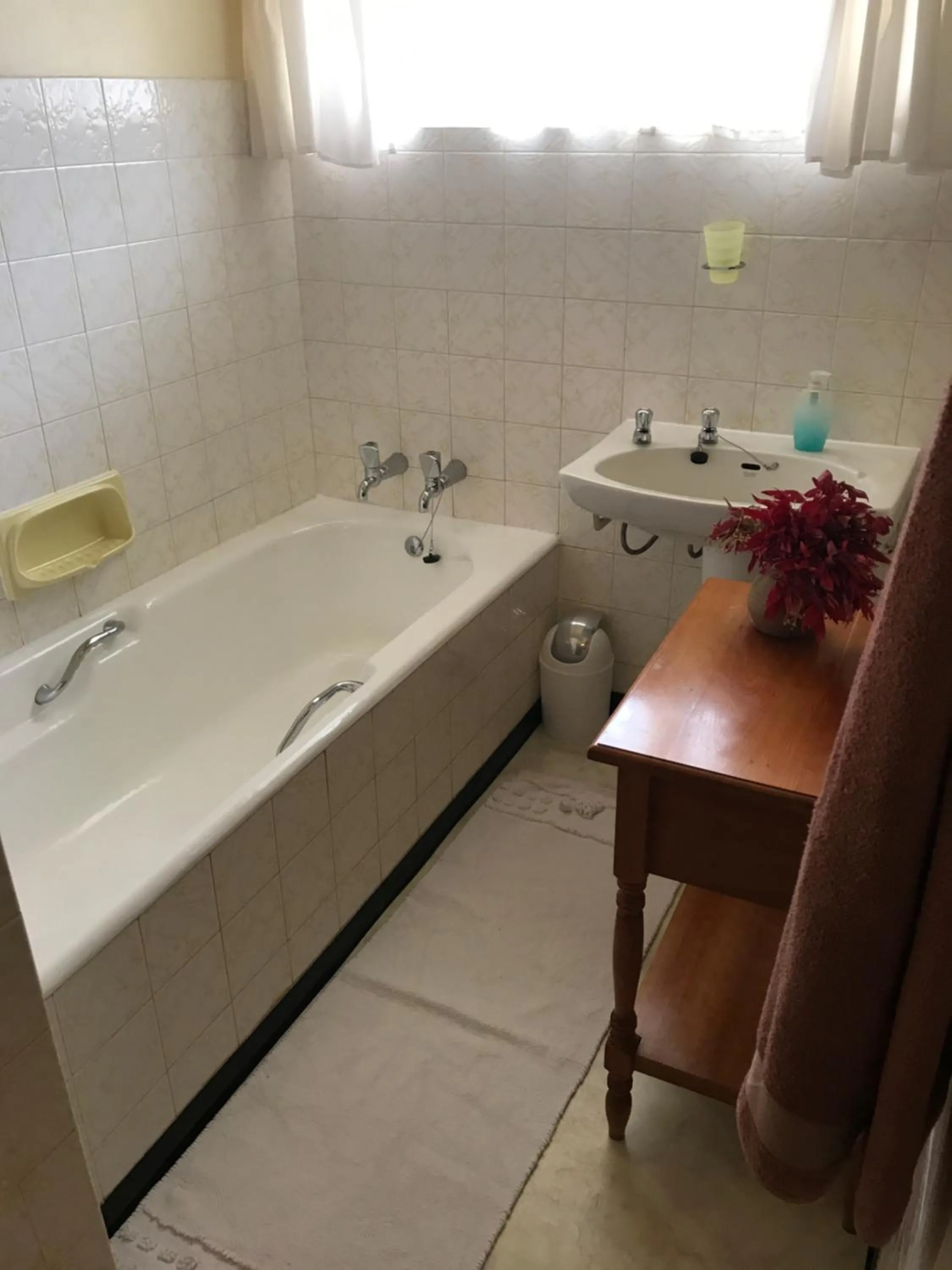 Shower in Rosewood Corner, Clarens