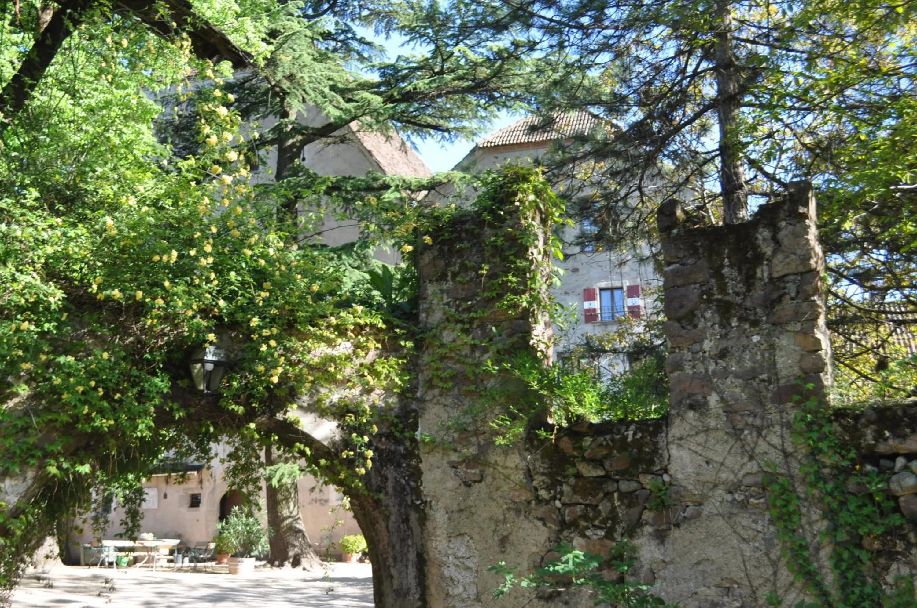 Property building in Schloss Englar