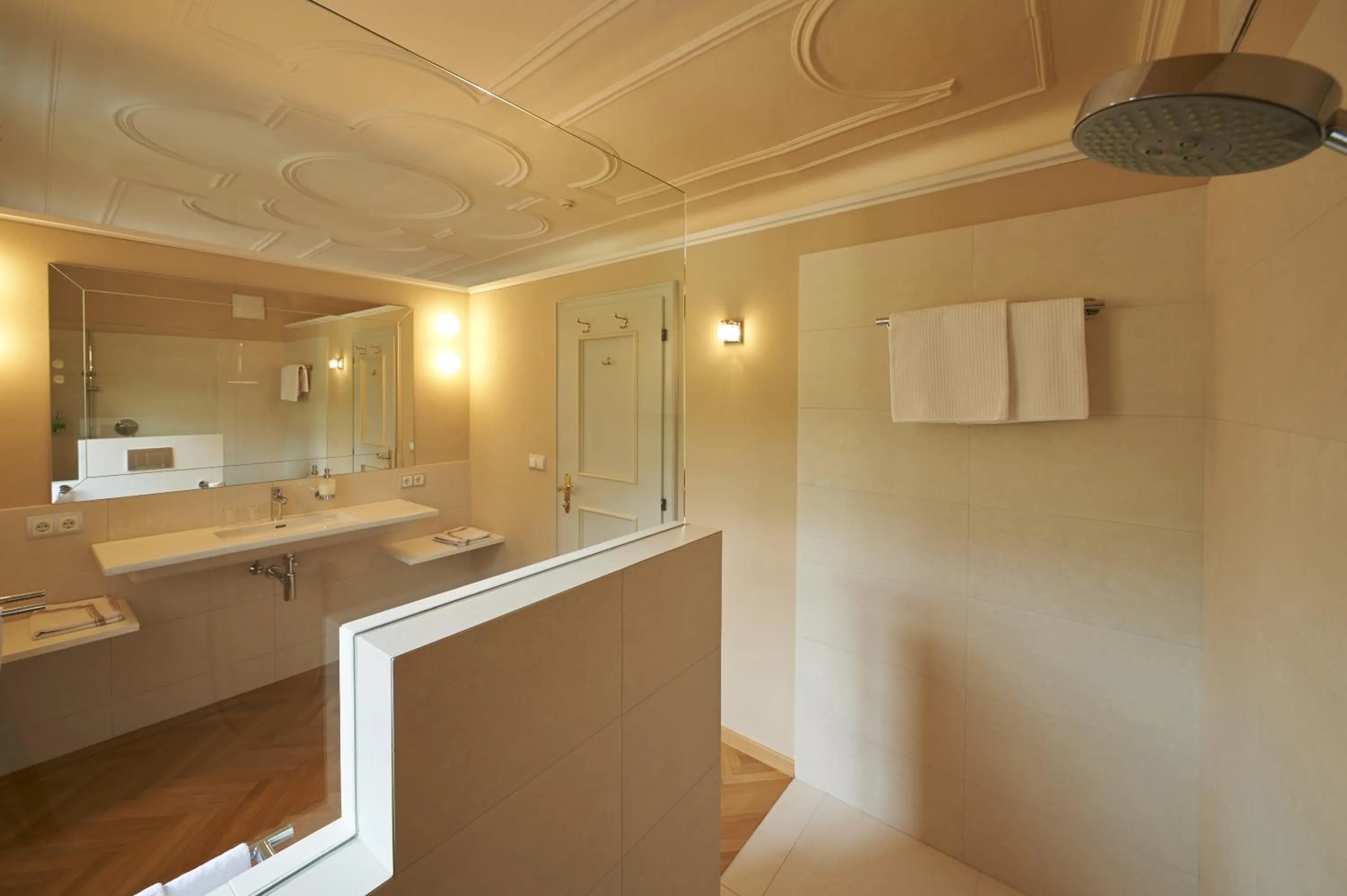 Bathroom in Schloss Englar