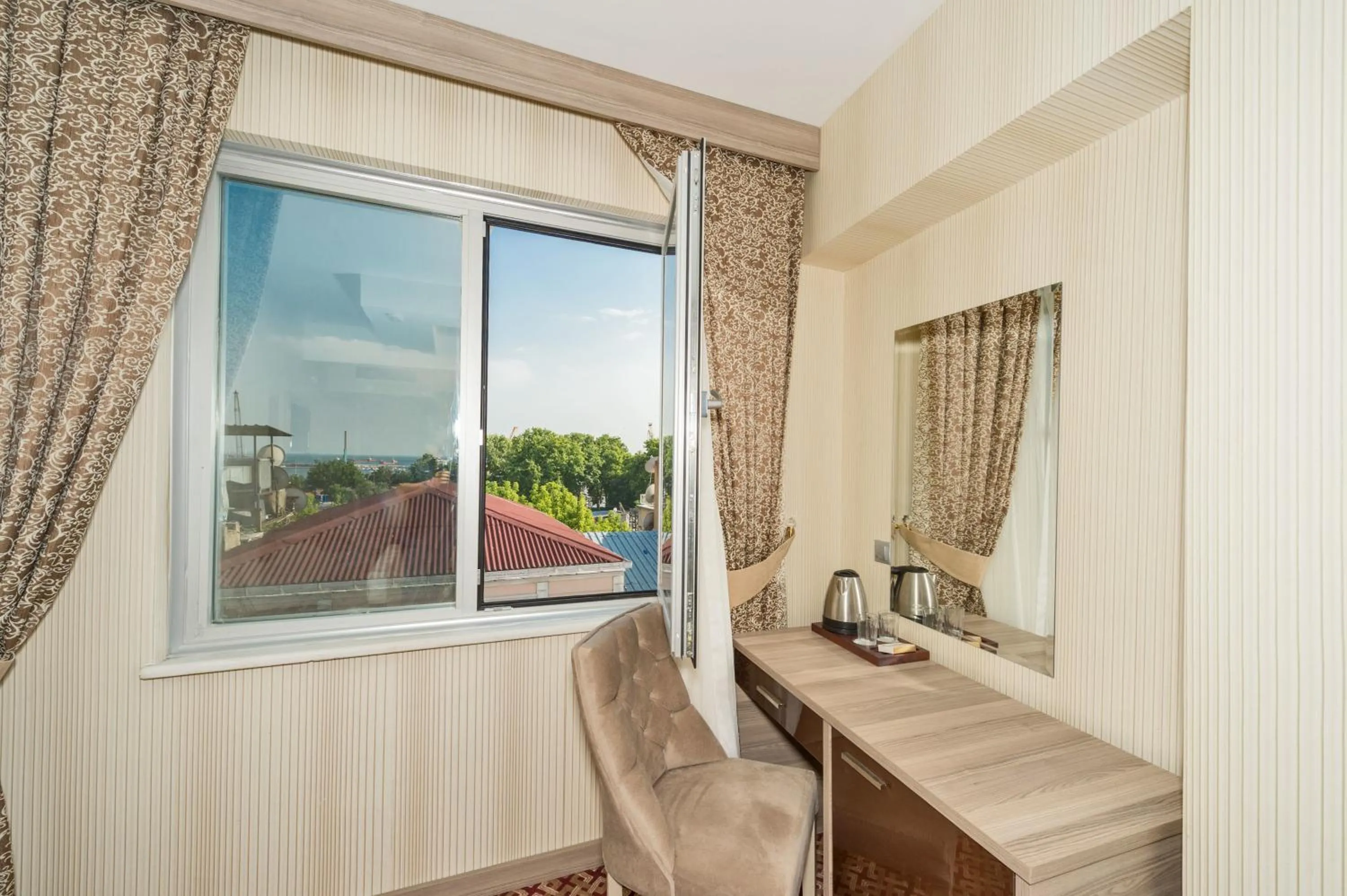 Photo of the whole room in Matiat Hotel Istanbul