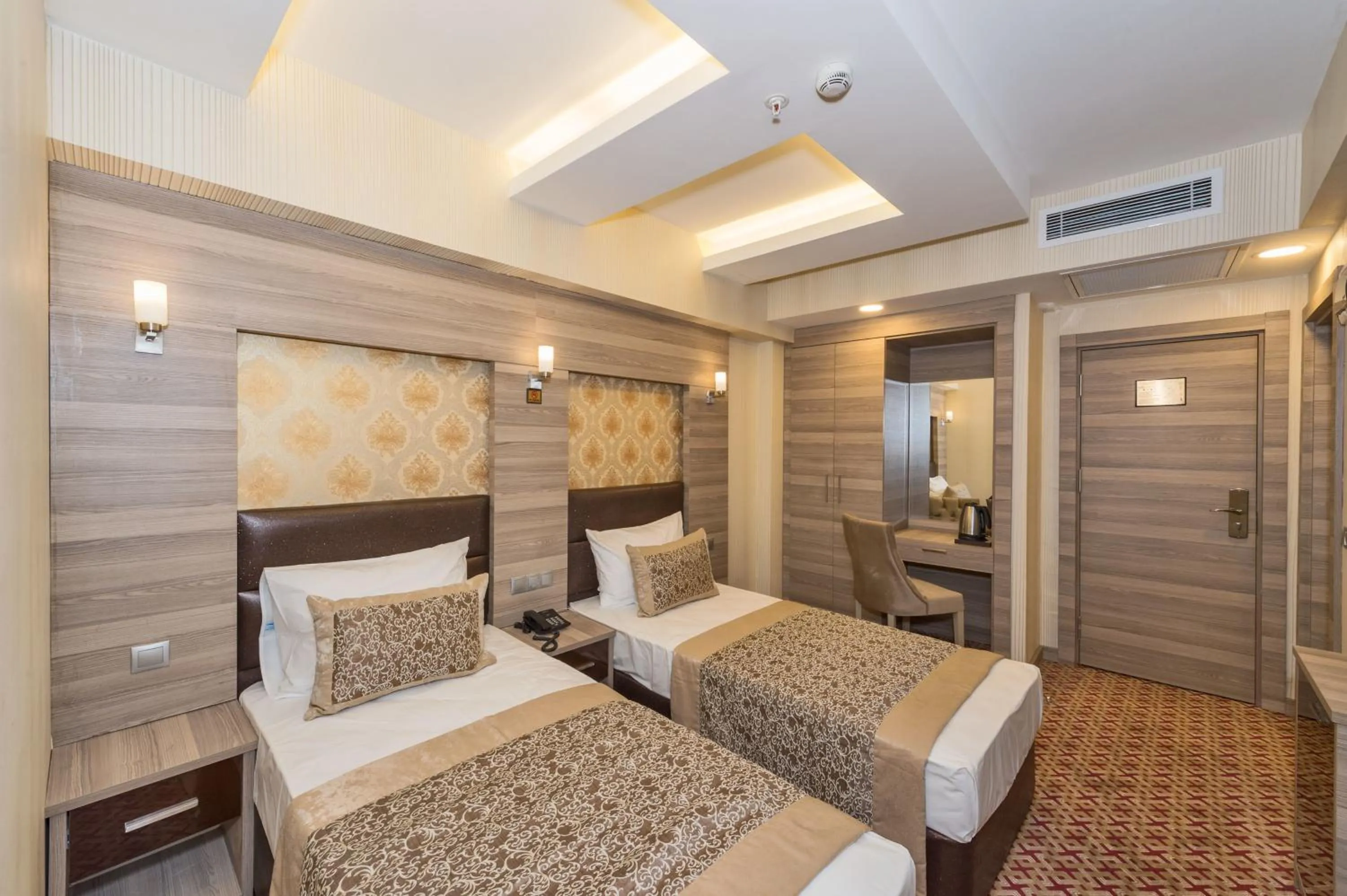 Photo of the whole room in Matiat Hotel Istanbul