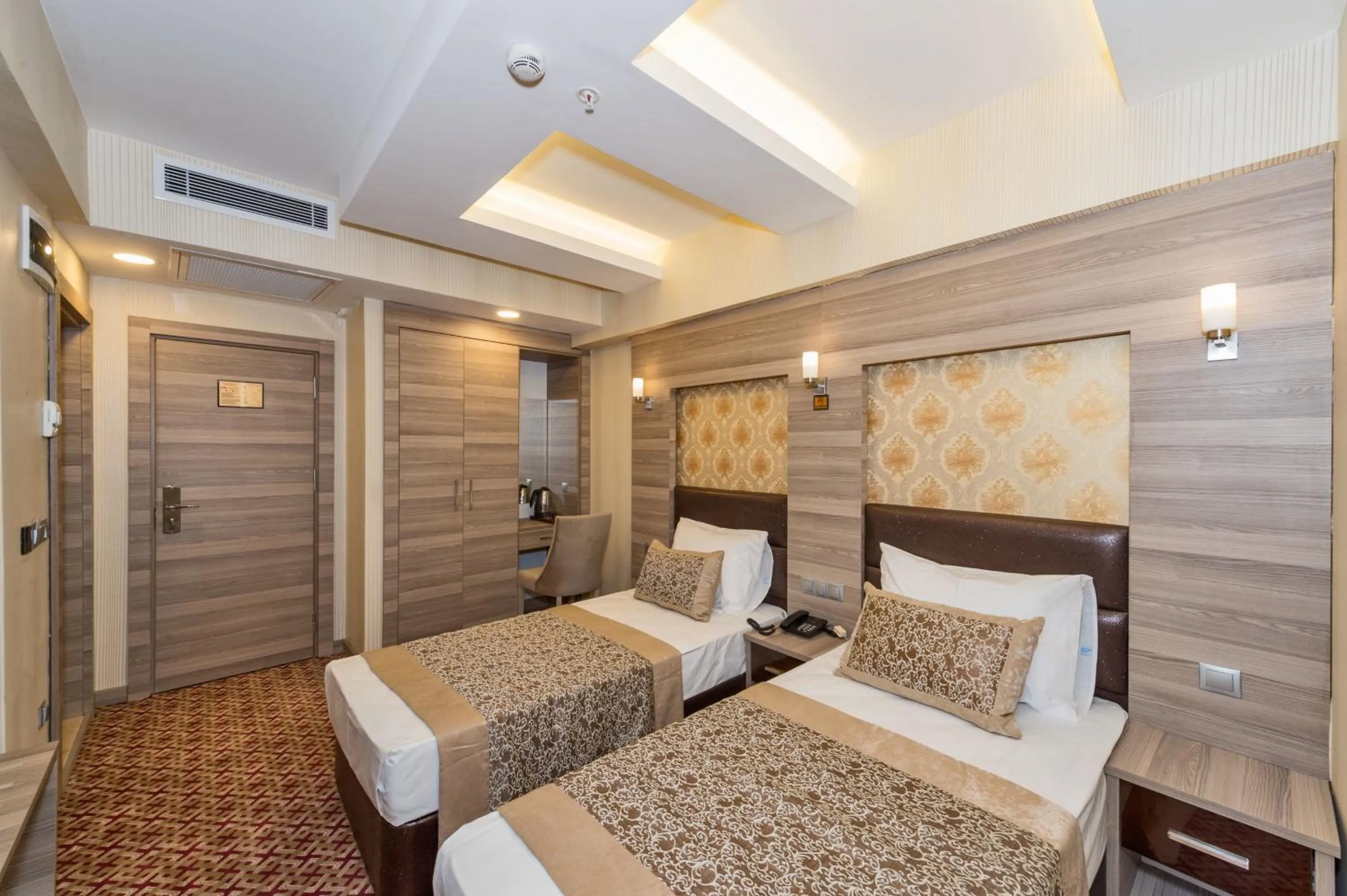 Photo of the whole room in Matiat Hotel Istanbul