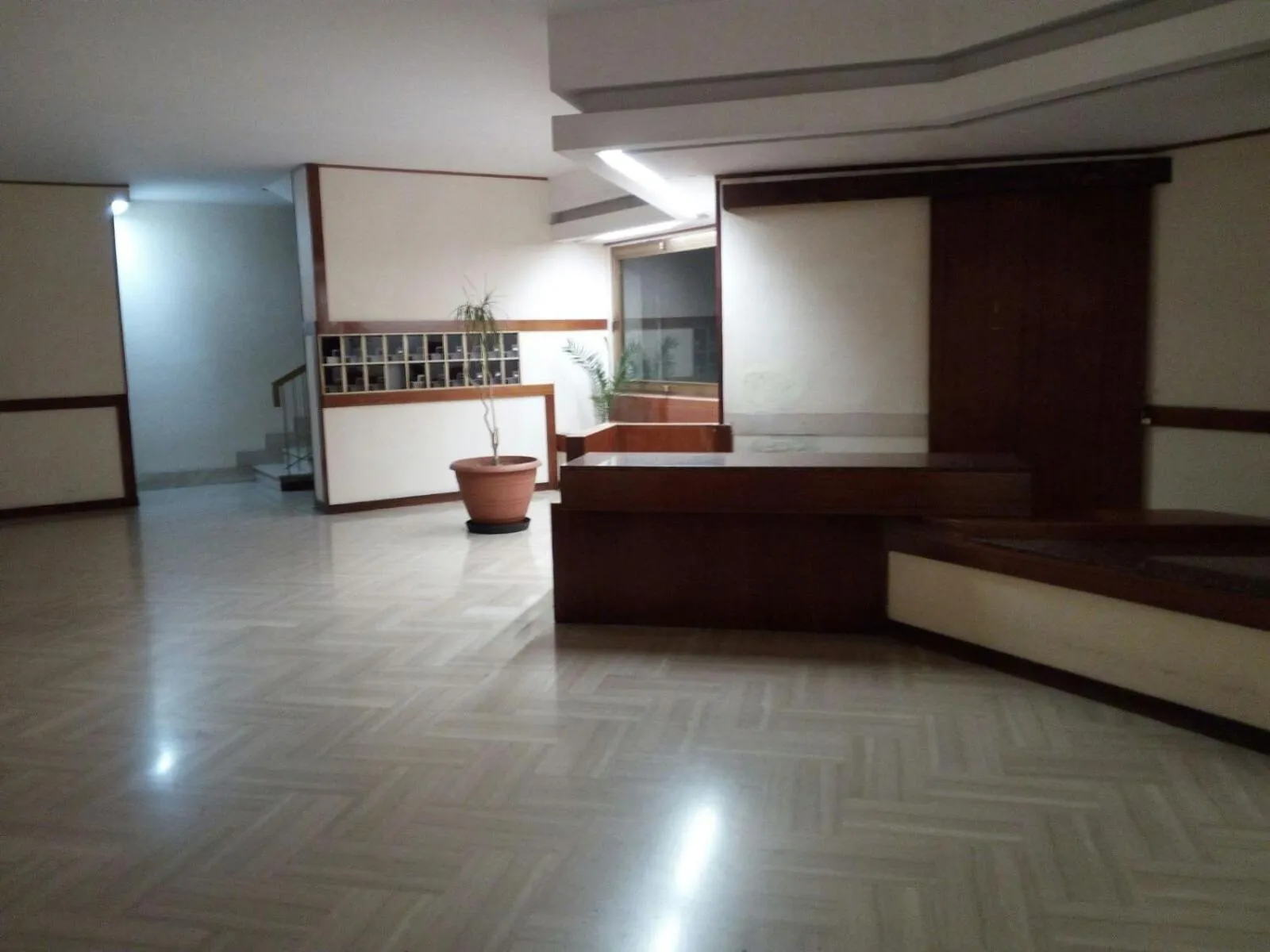 Facade/entrance in Dante091