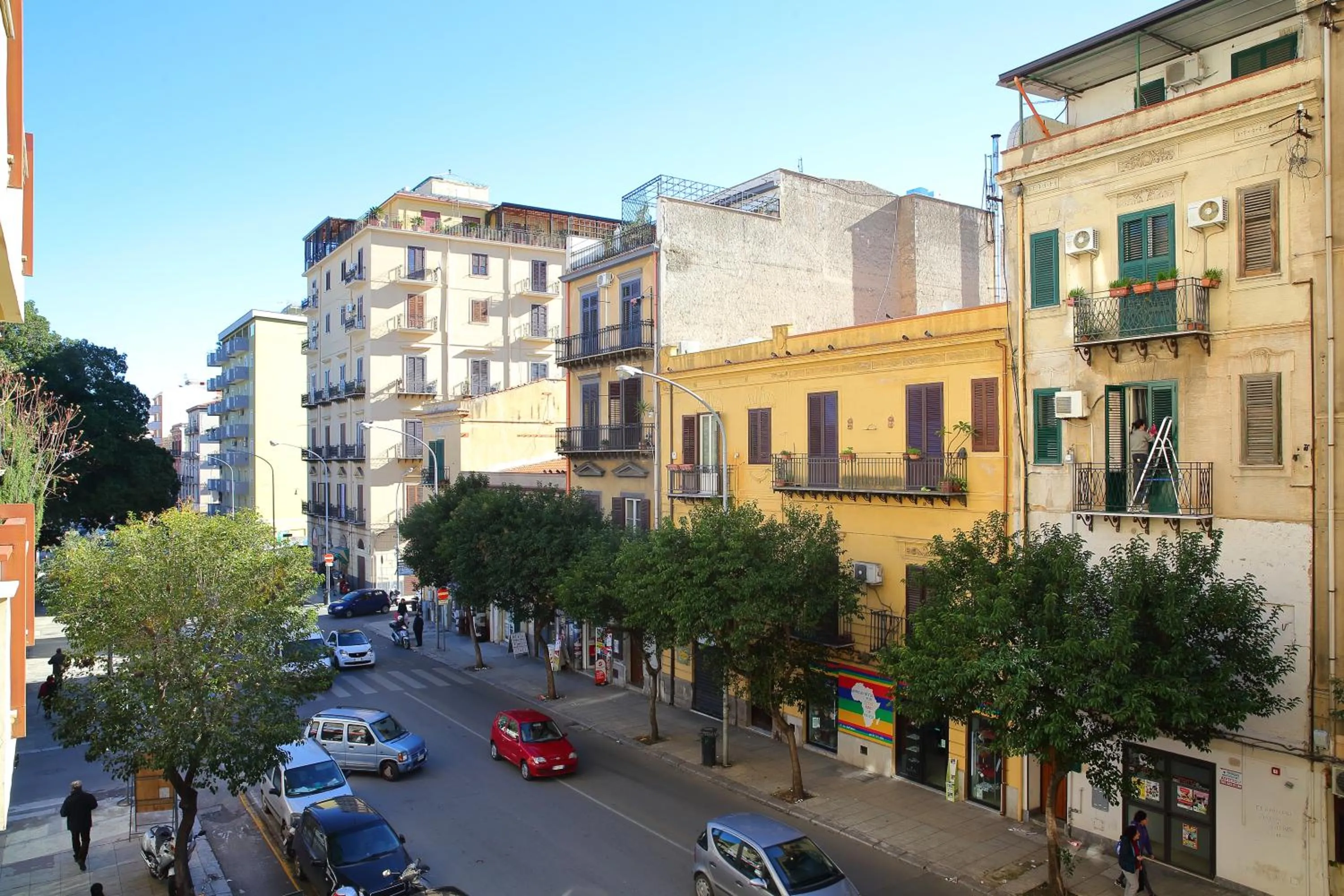 Facade/entrance in Dante091