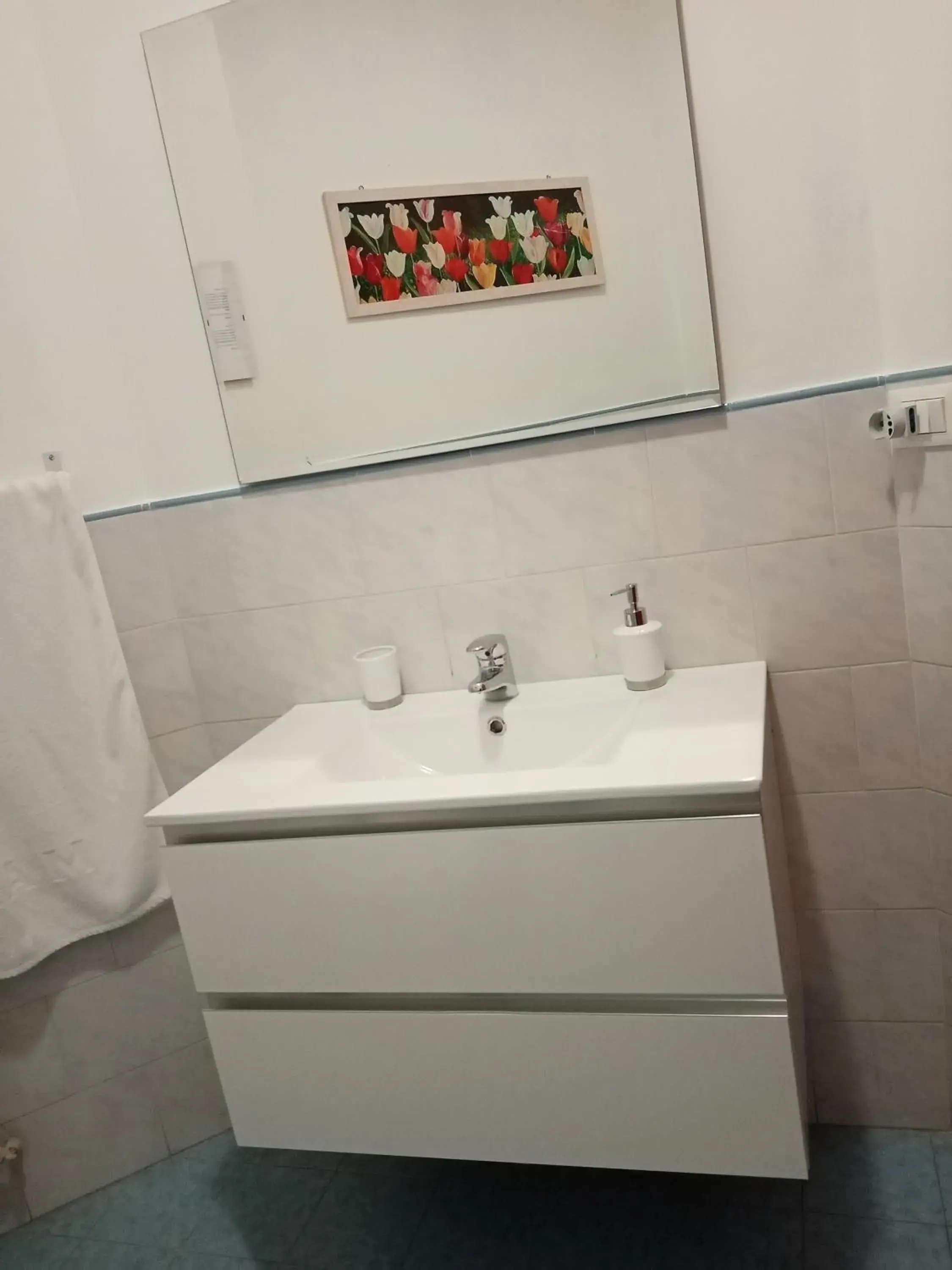 Standard Double Room with Shared Bathroom in Dante091 Standard Double Room with Shared Bathroom in Dante091