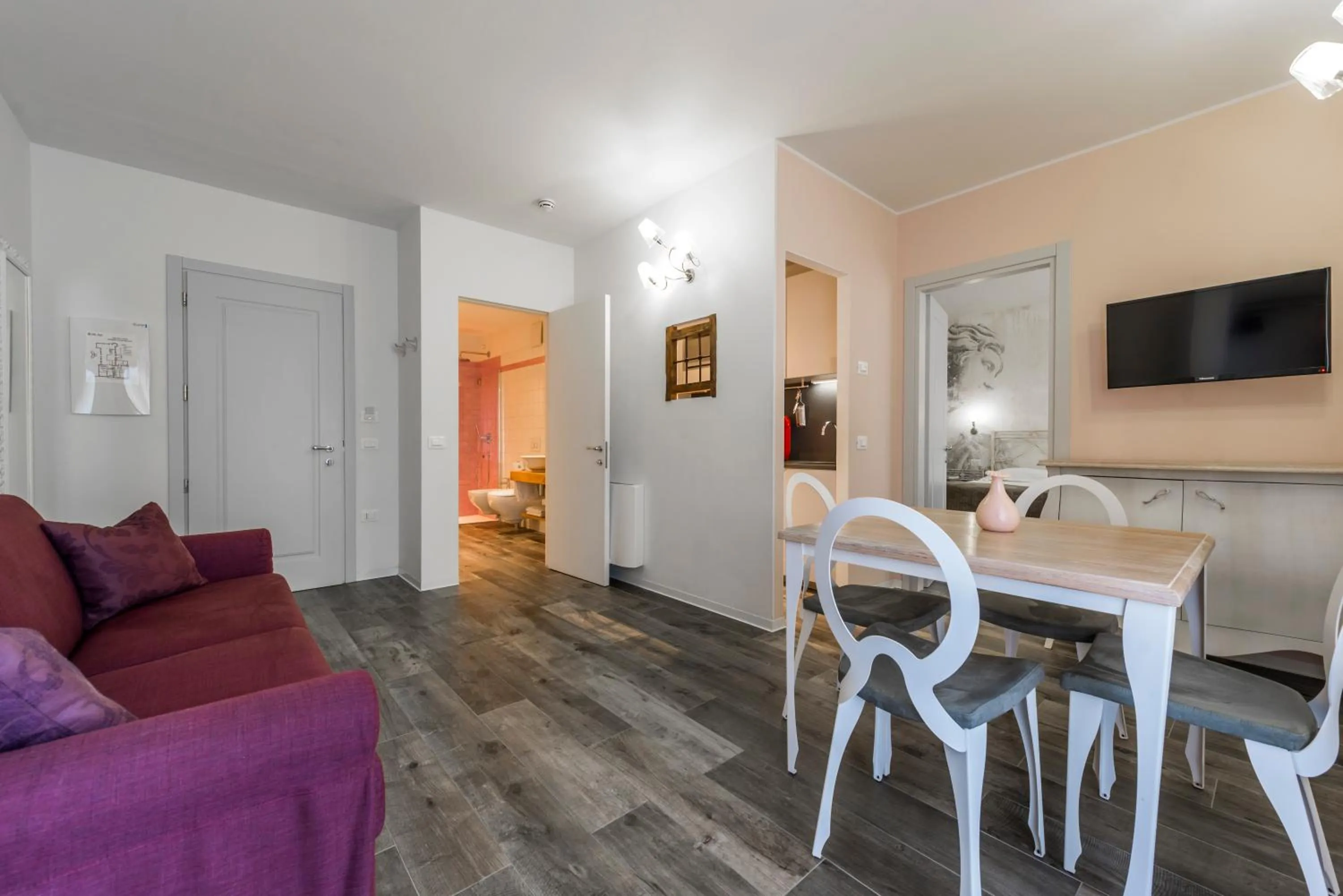 Kitchen or kitchenette in Villa Italia Luxury Suites and Apartments