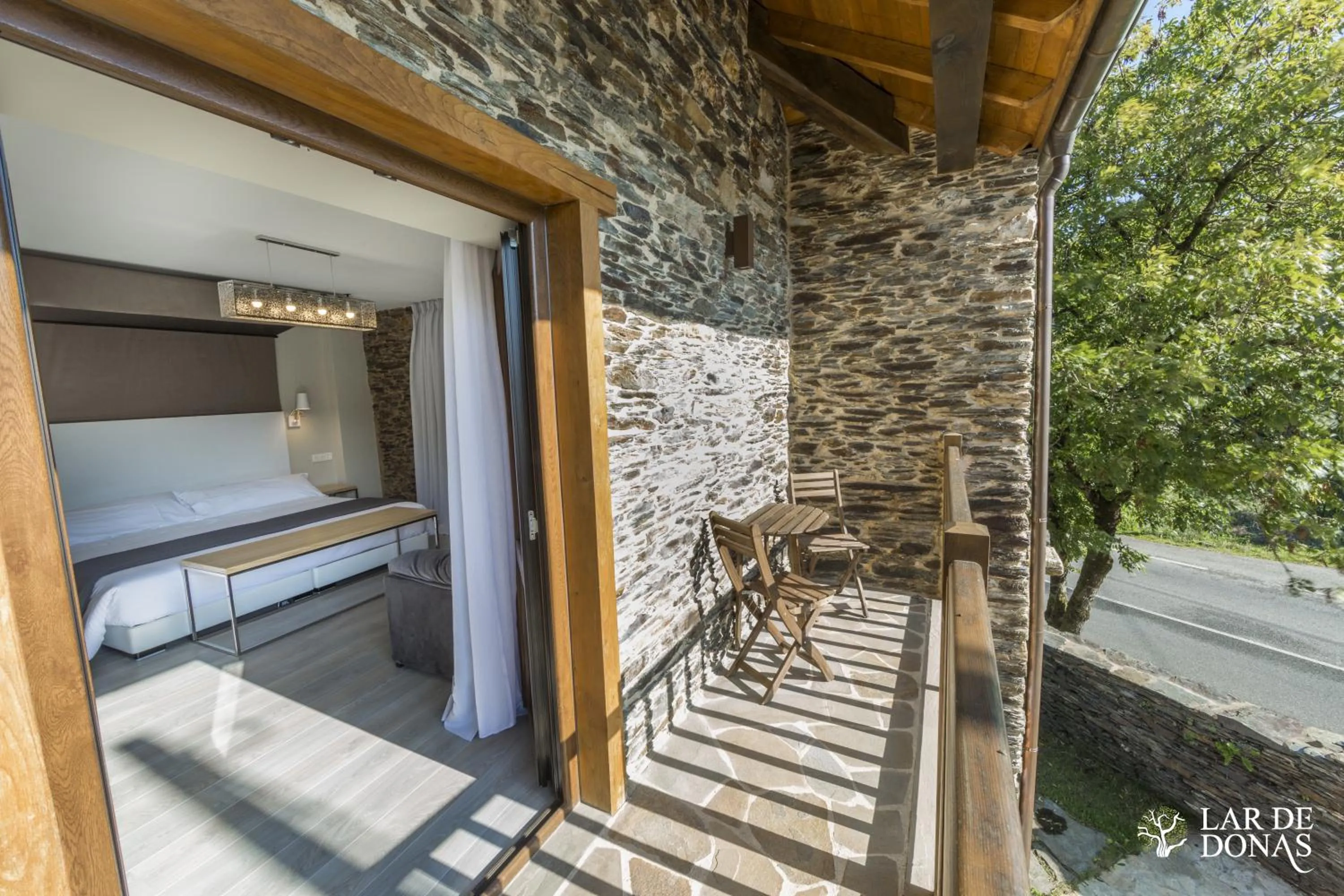 Day, Bed in Lar de Donas