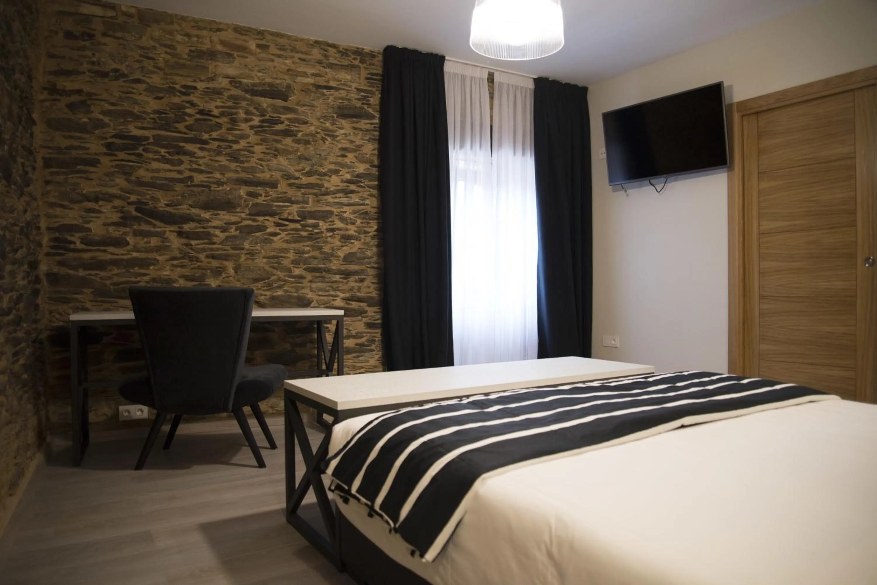 Day, Bed in Lar de Donas