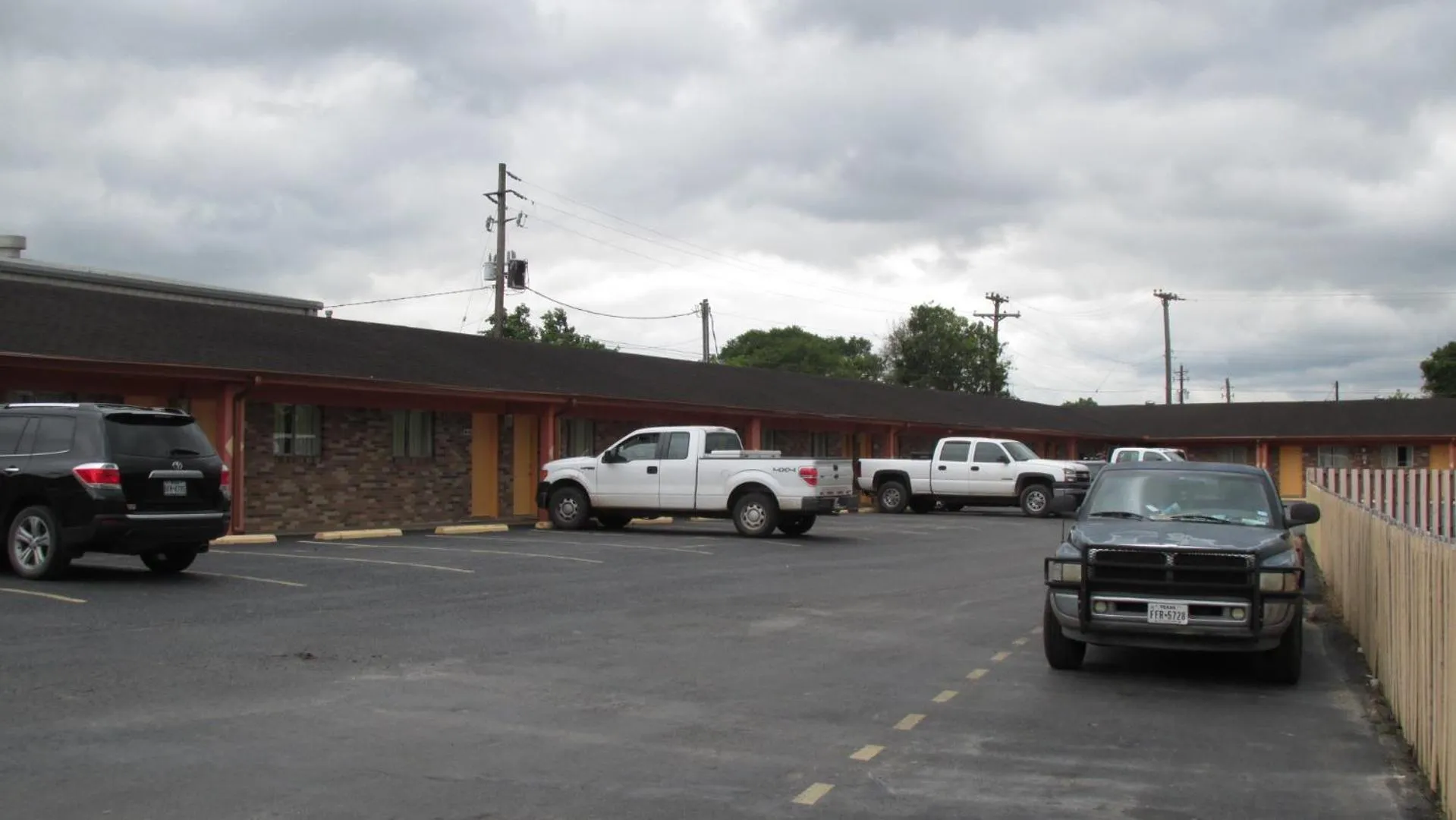 Area and facilities, Property Building in Sportsman's Motel