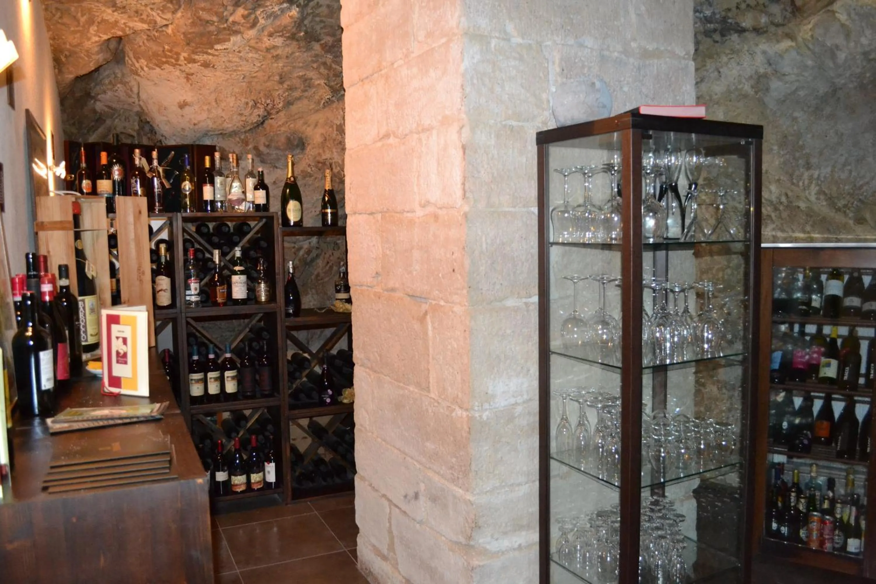 Restaurant/places to eat in Le Magnolie Hotel