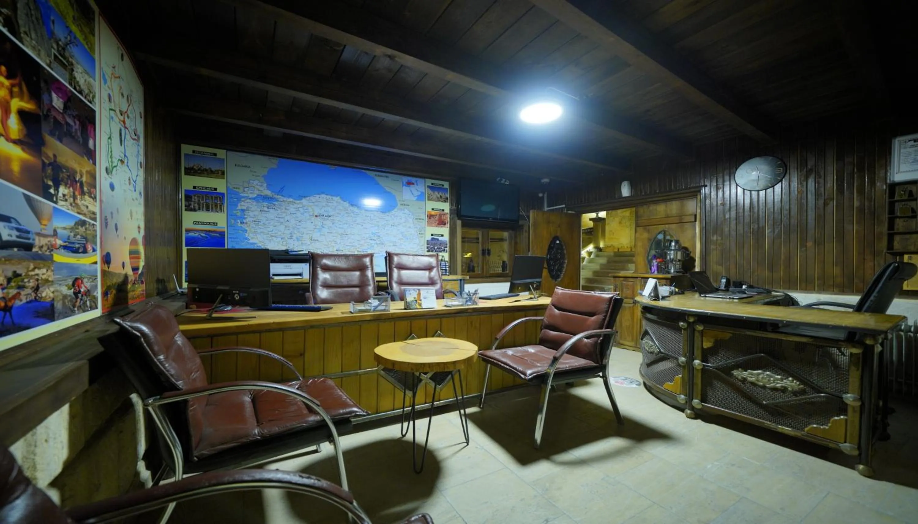 Lobby or reception in ShoeString Stone House