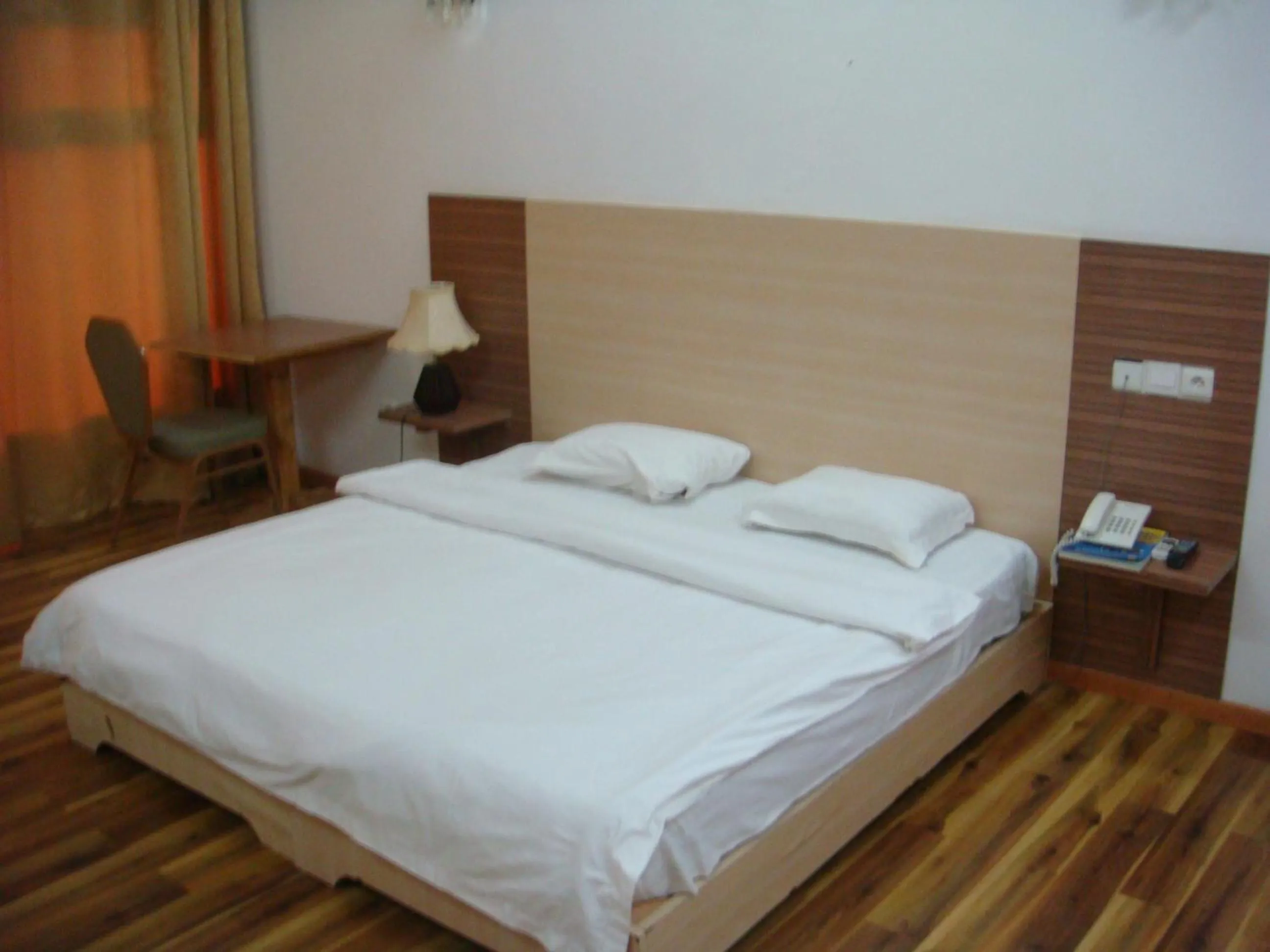 Bedroom in Jess Hotel