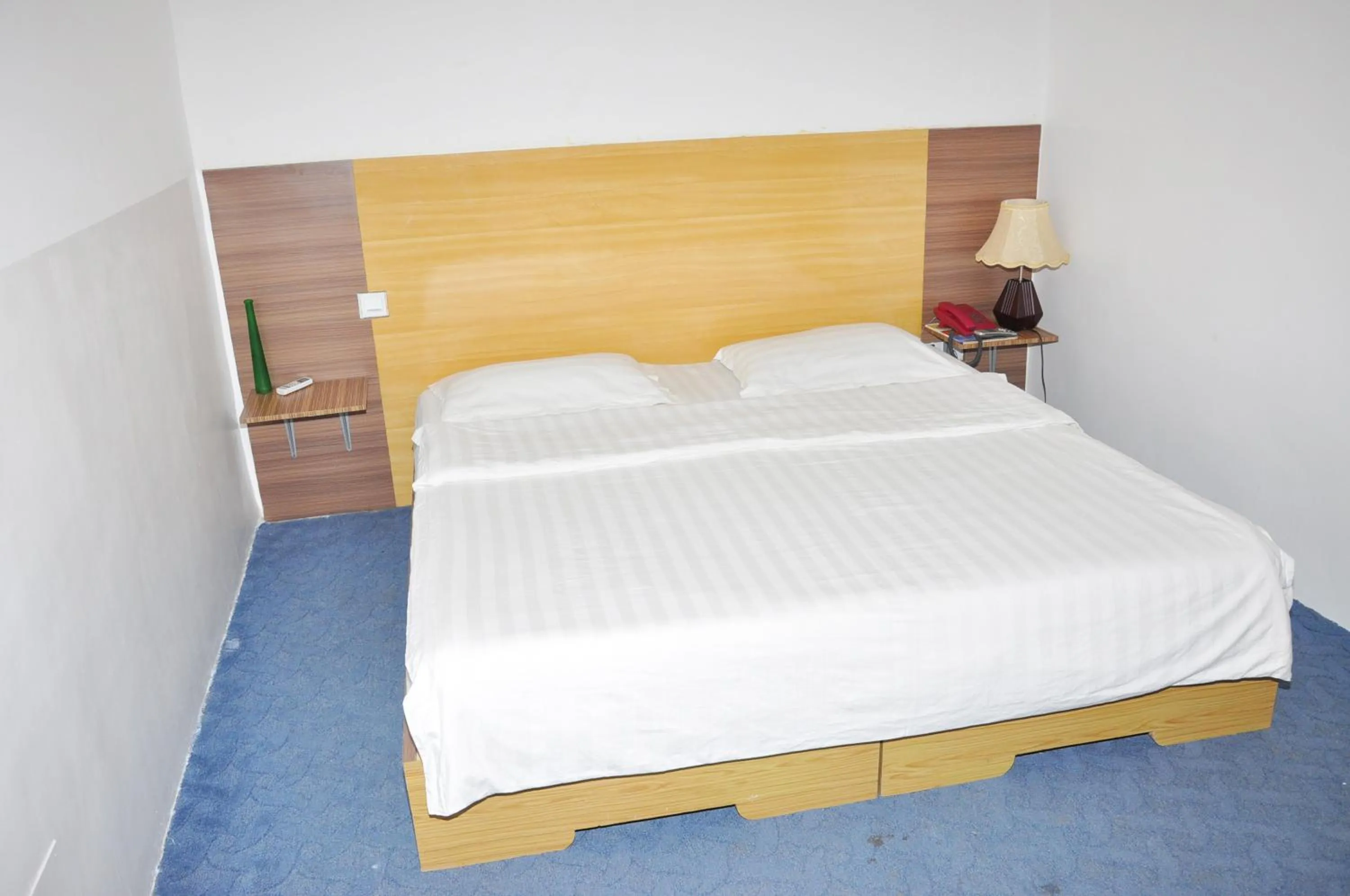 Bedroom in Jess Hotel