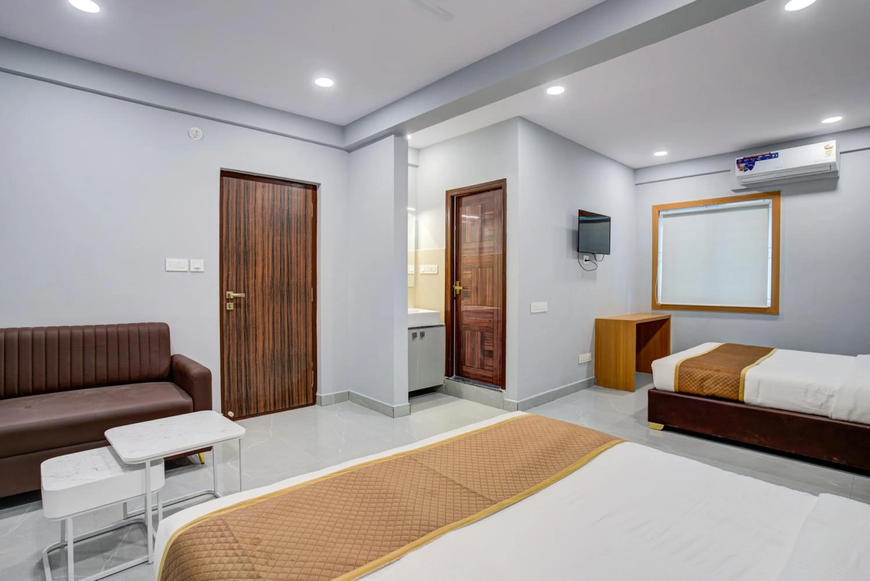 Bed in Hotel Well Suites Near Electronic City 400 Mtr