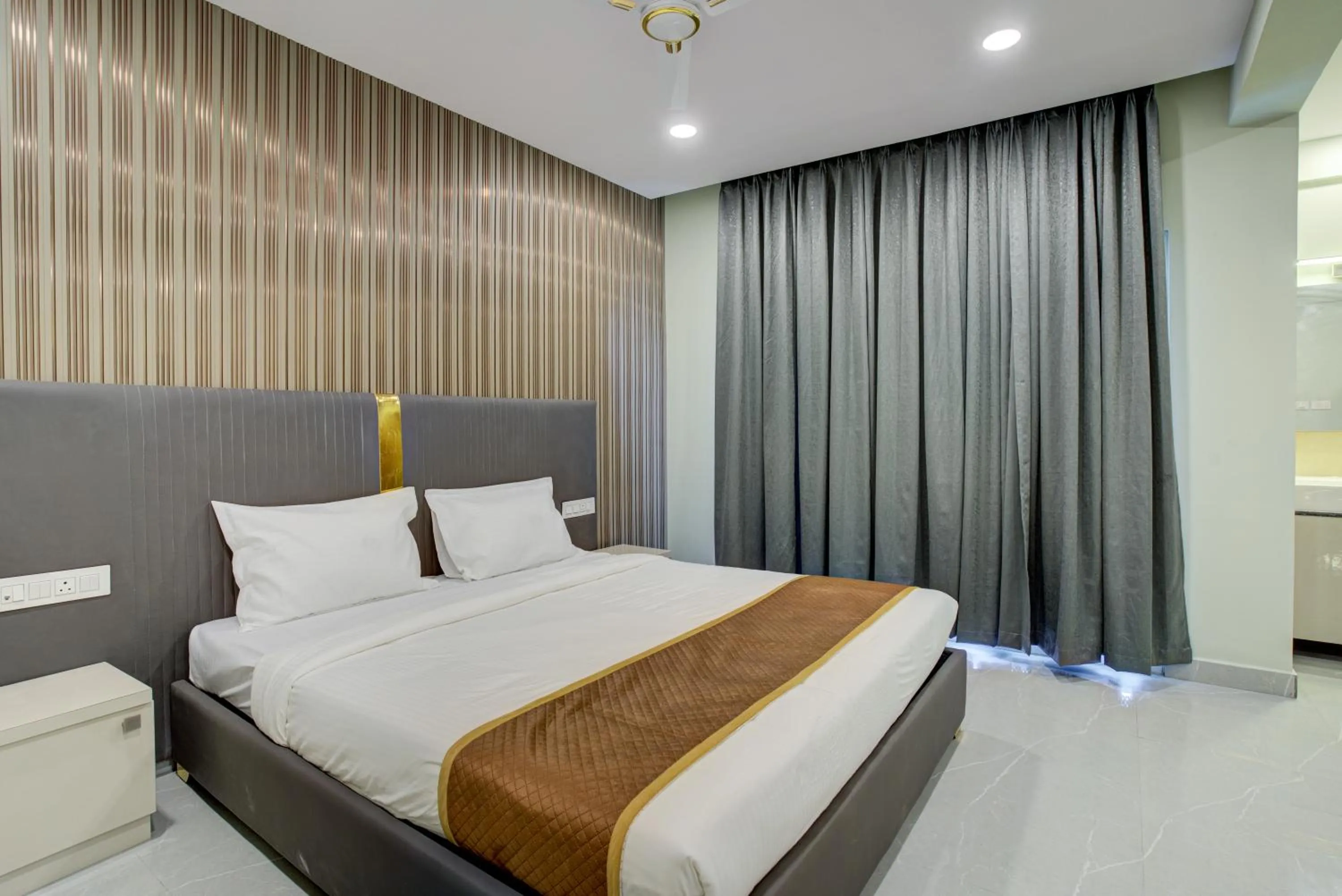 Bed in Hotel Well Suites Near Electronic City 400 Mtr