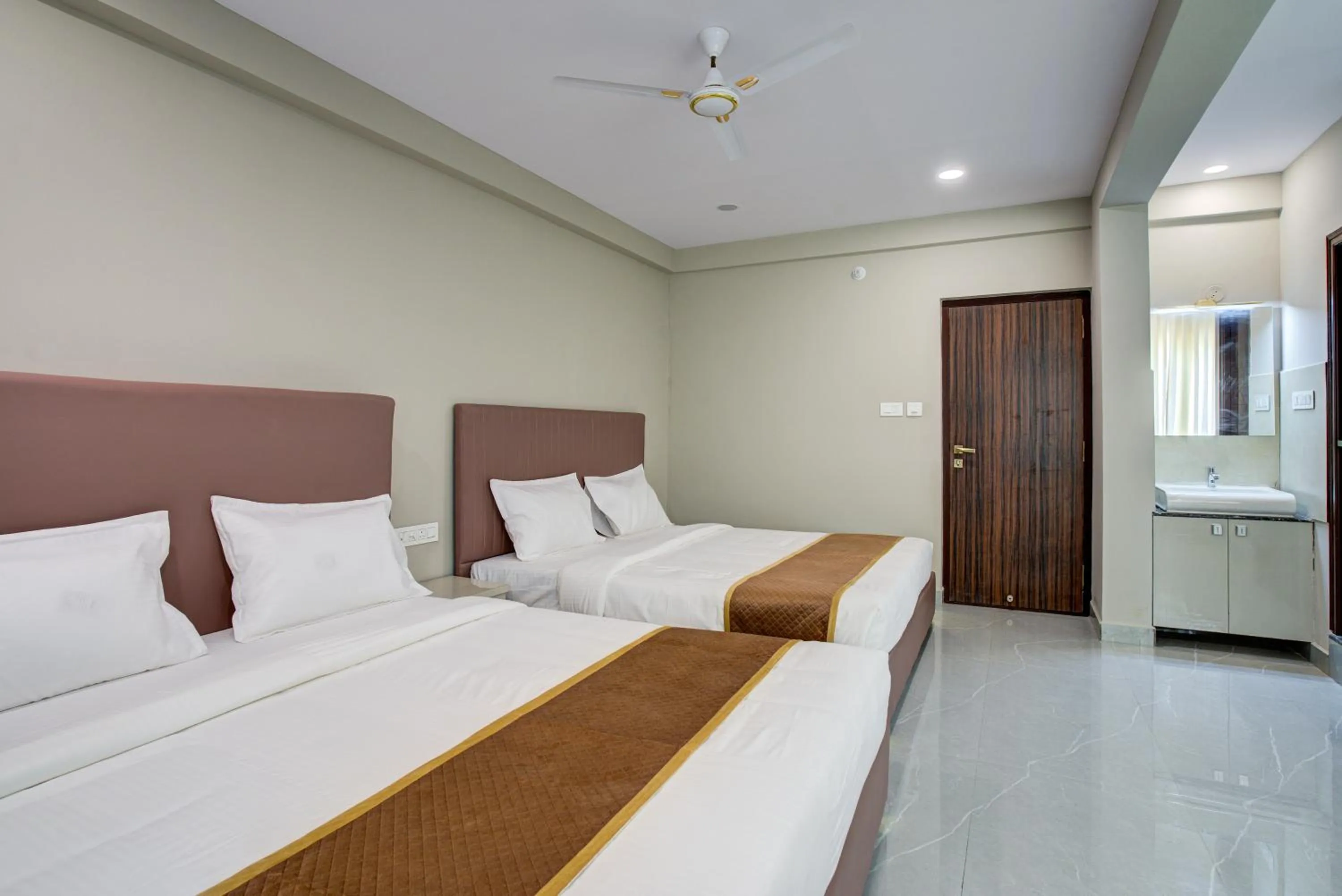 Bed in Hotel Well Suites Near Electronic City 400 Mtr