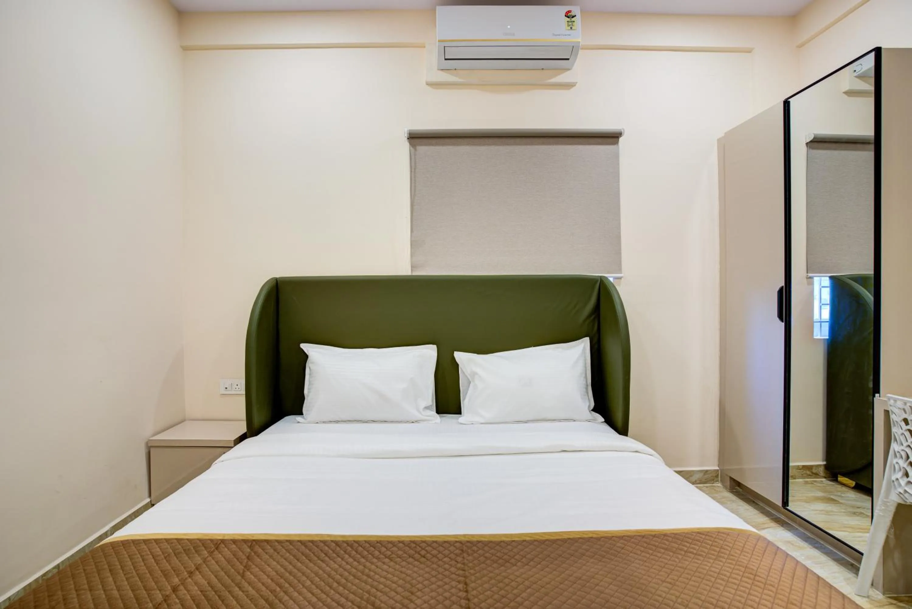 Bed in Hotel Well Suites Near Electronic City 400 Mtr