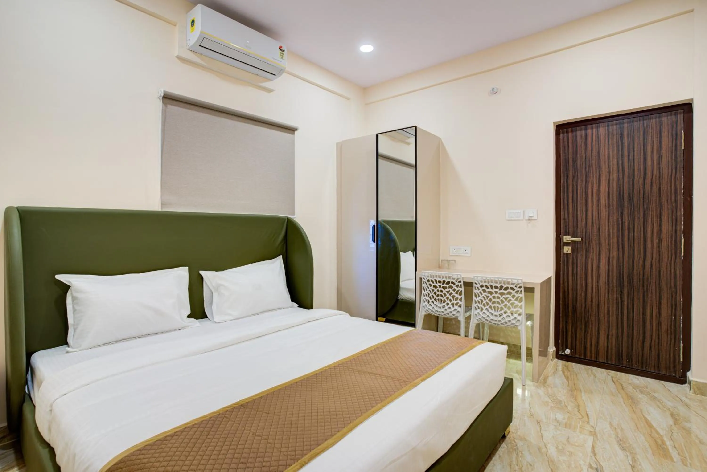 Bed in Hotel Well Suites Near Electronic City 400 Mtr
