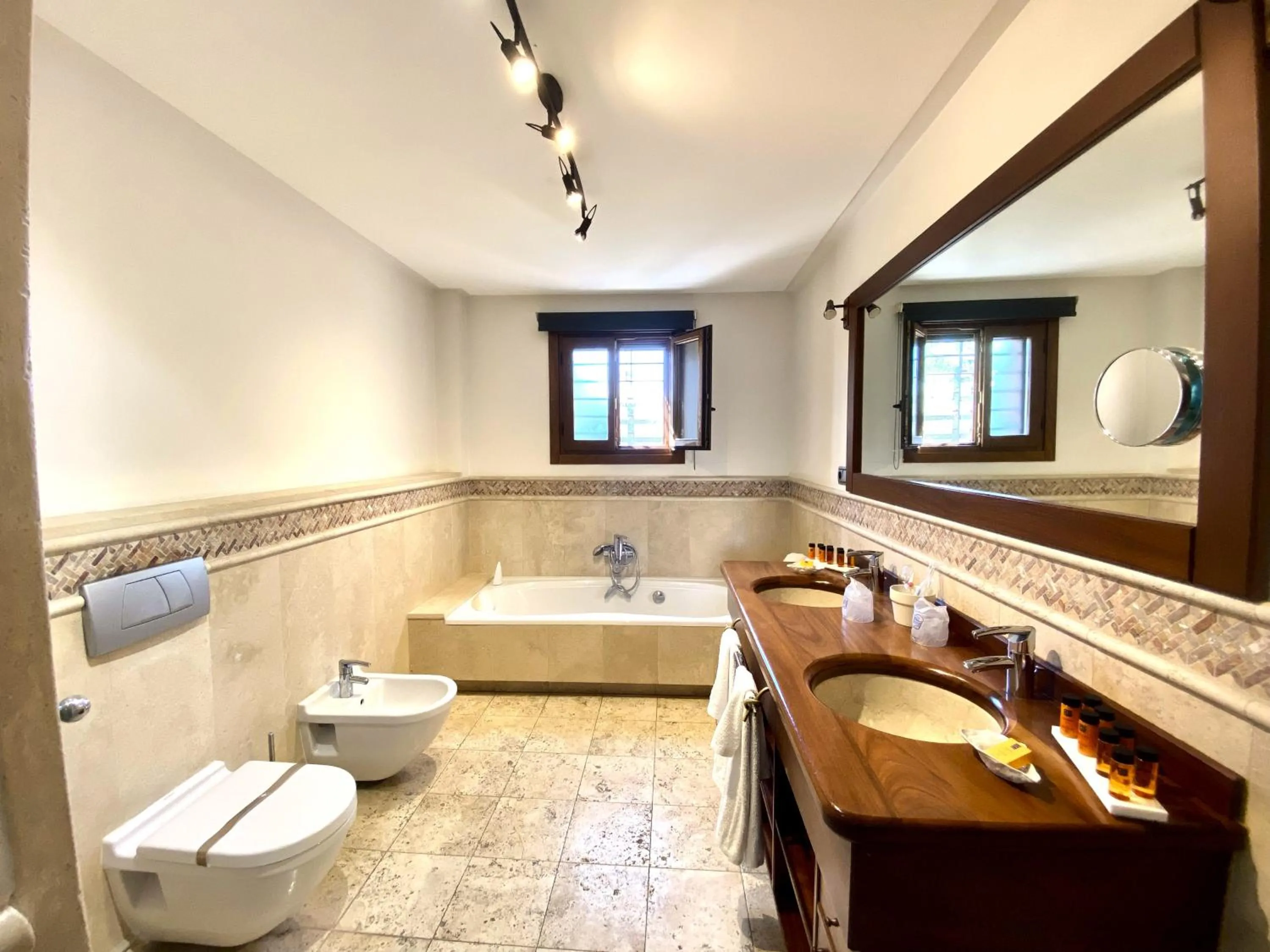 Hot Spring Bath in Hotel La Gastrocasa - Adults Only