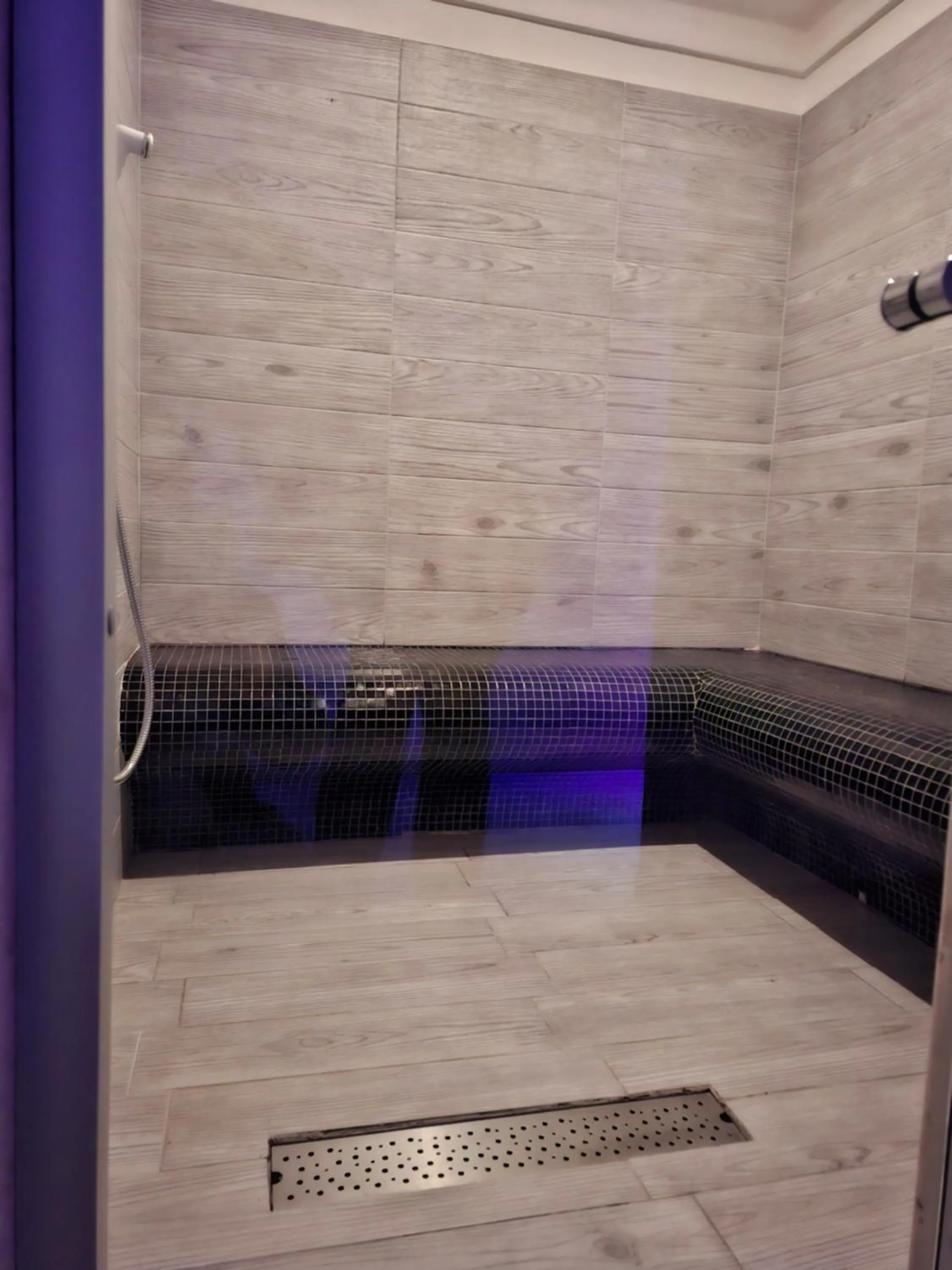 Steam room in Signorino Eco Resort & Spa