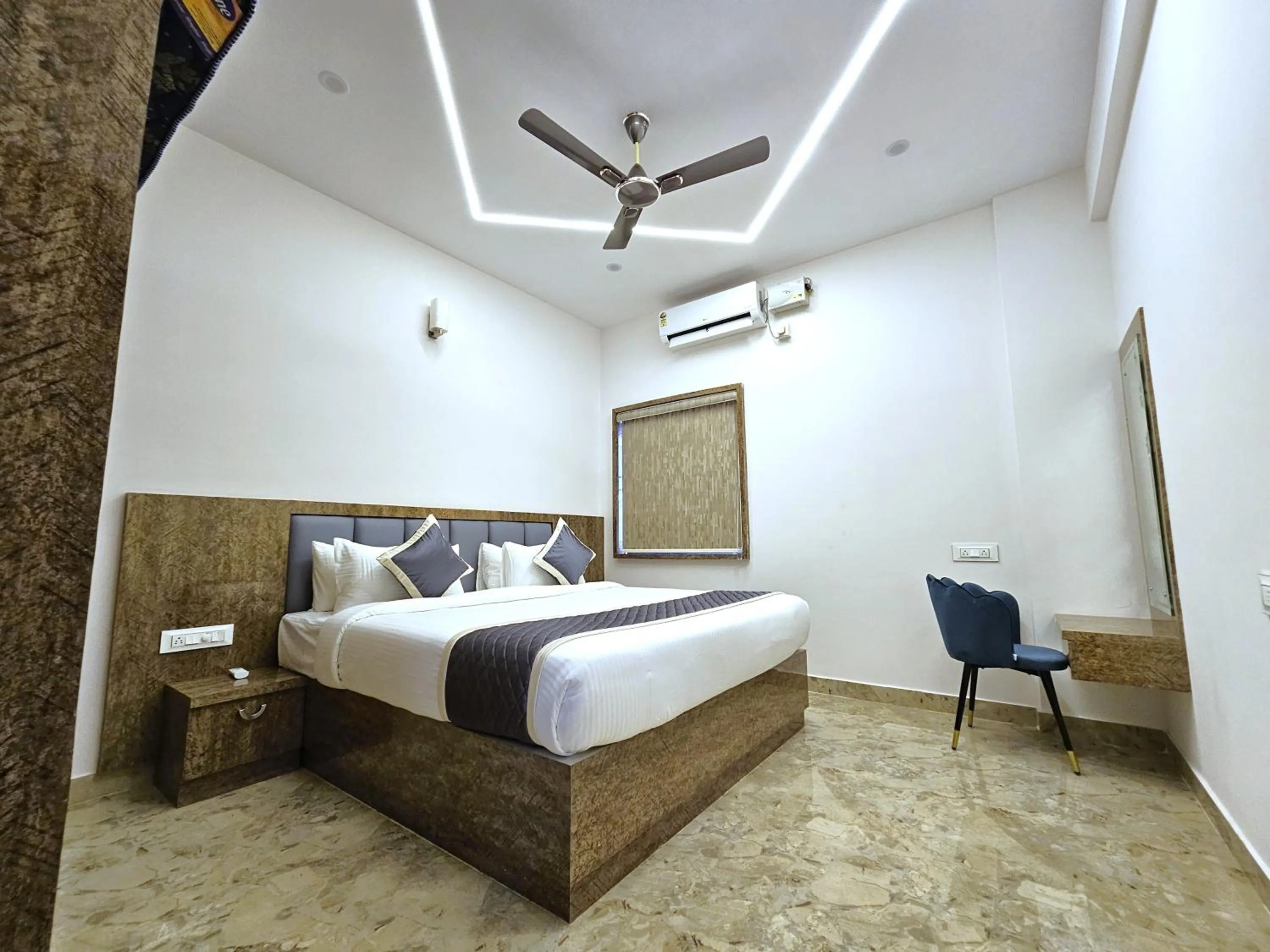 Bedroom, Bed in City Service Apartment