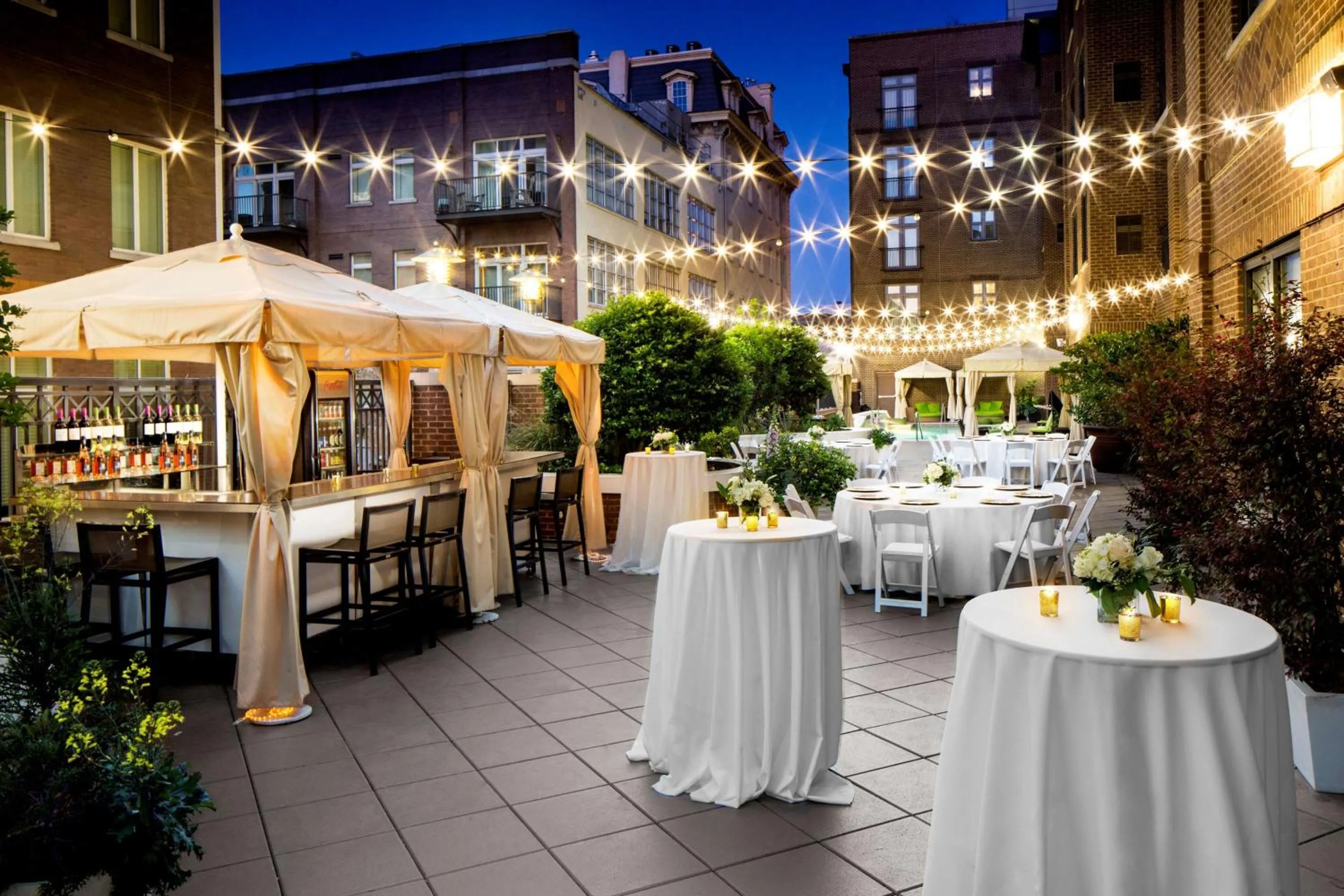Swimming pool in Andaz Savannah, By Hyatt