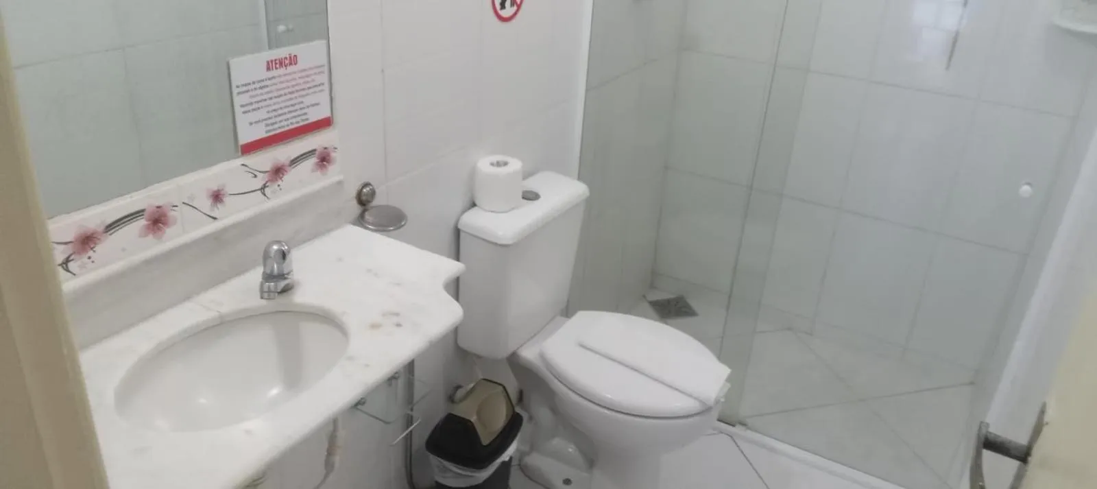 Photo of the whole room in Atlântico Hotel