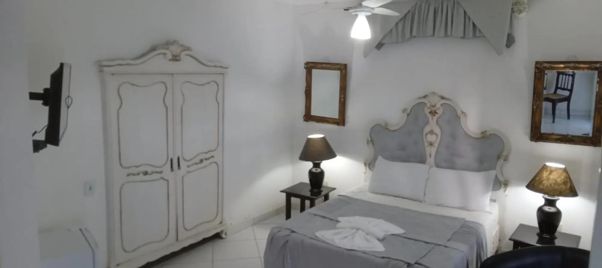 Photo of the whole room, Bed in Atlântico Hotel