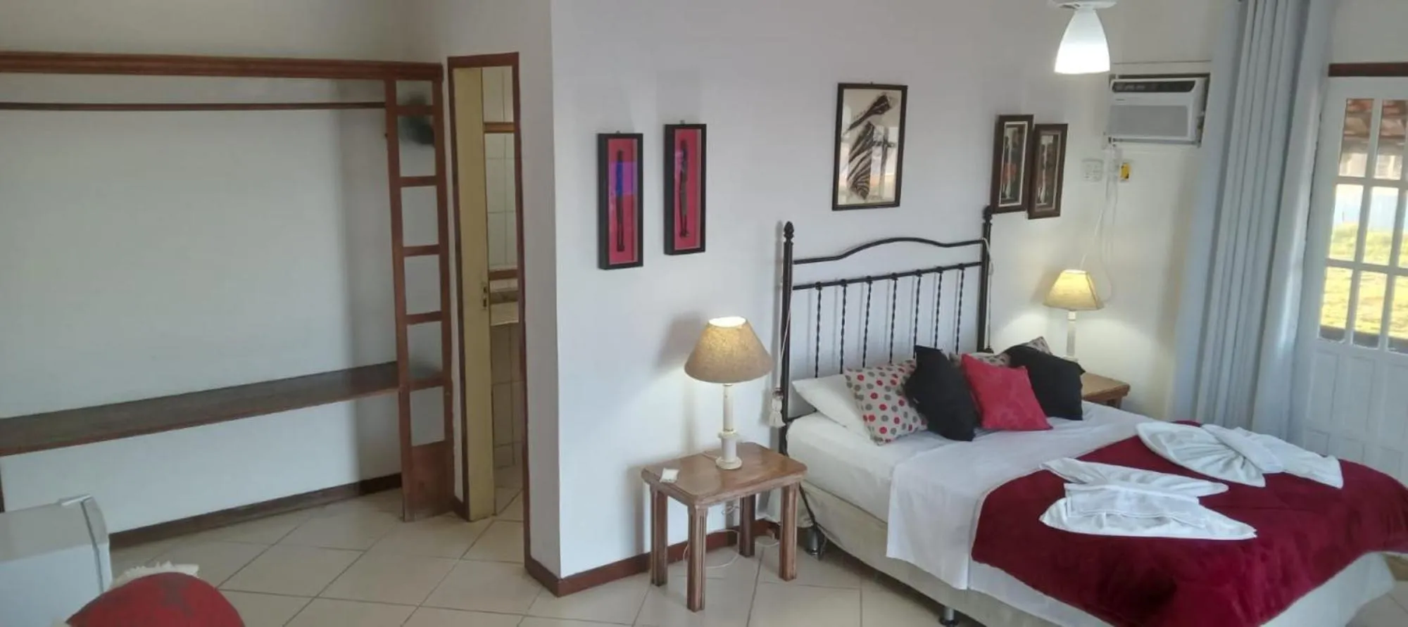 Photo of the whole room, Bed in Atlântico Hotel